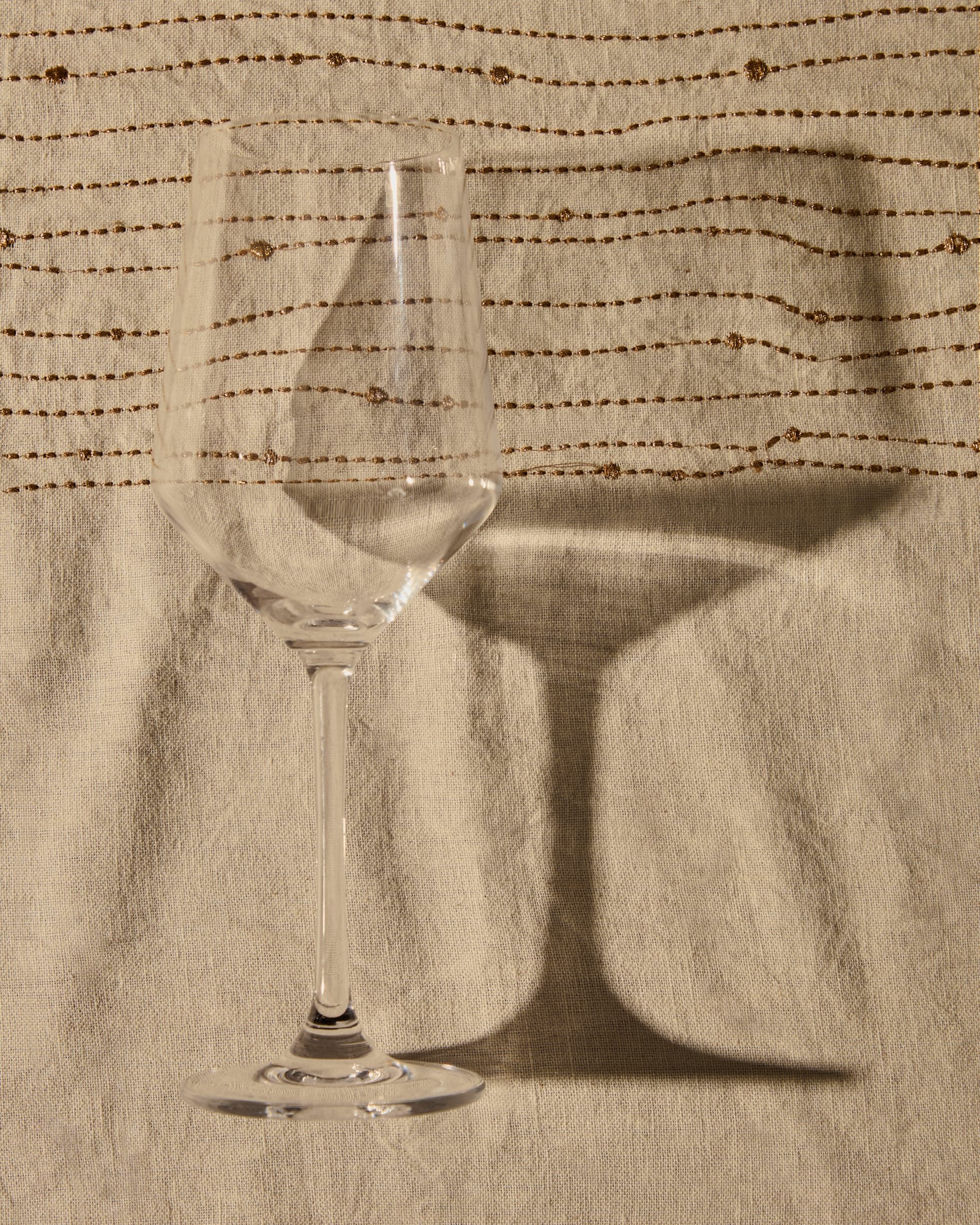 Kiro átlátszó borospohár, 43 cl