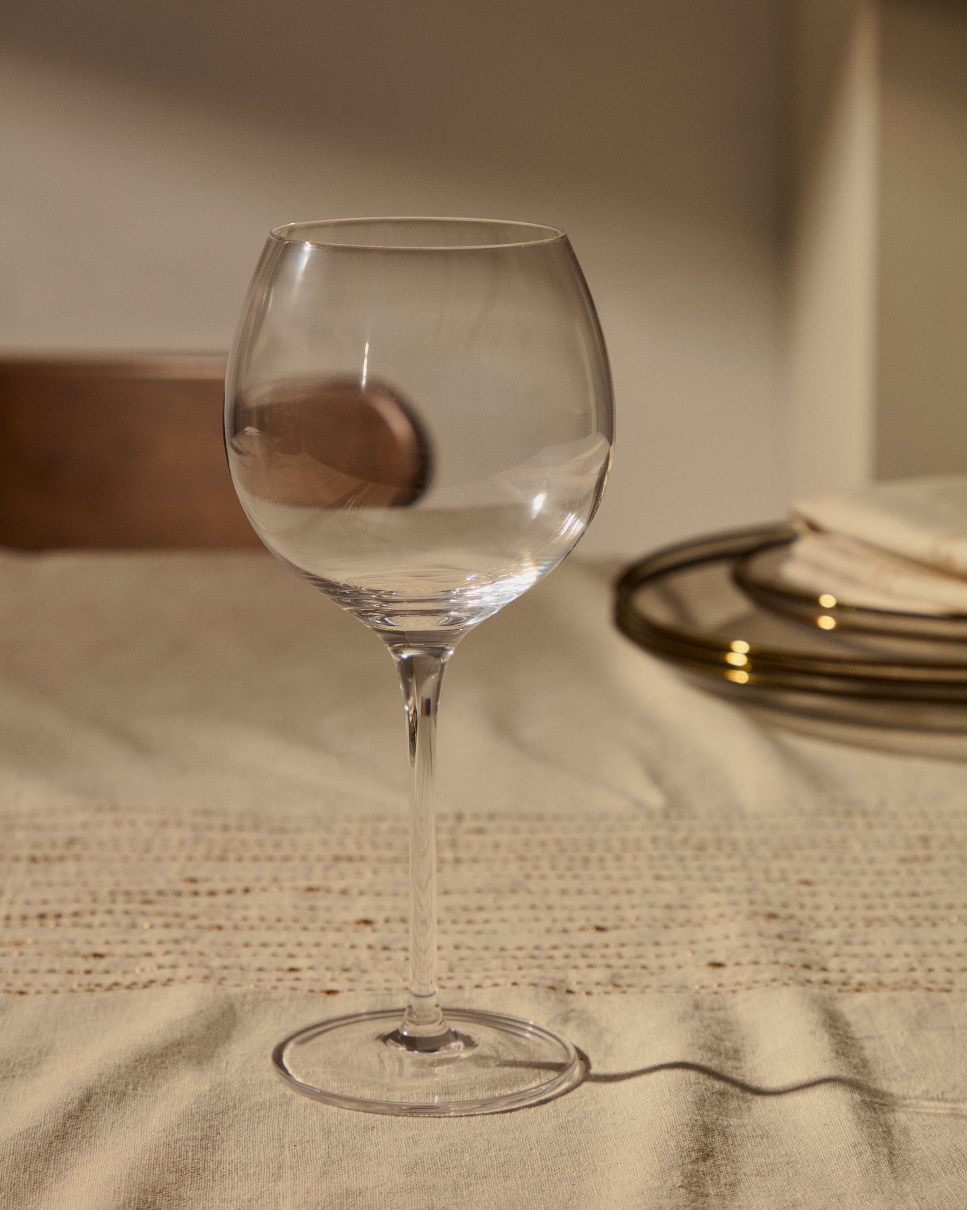 Altira transparent wine glass, 50 cl - Lifestyle