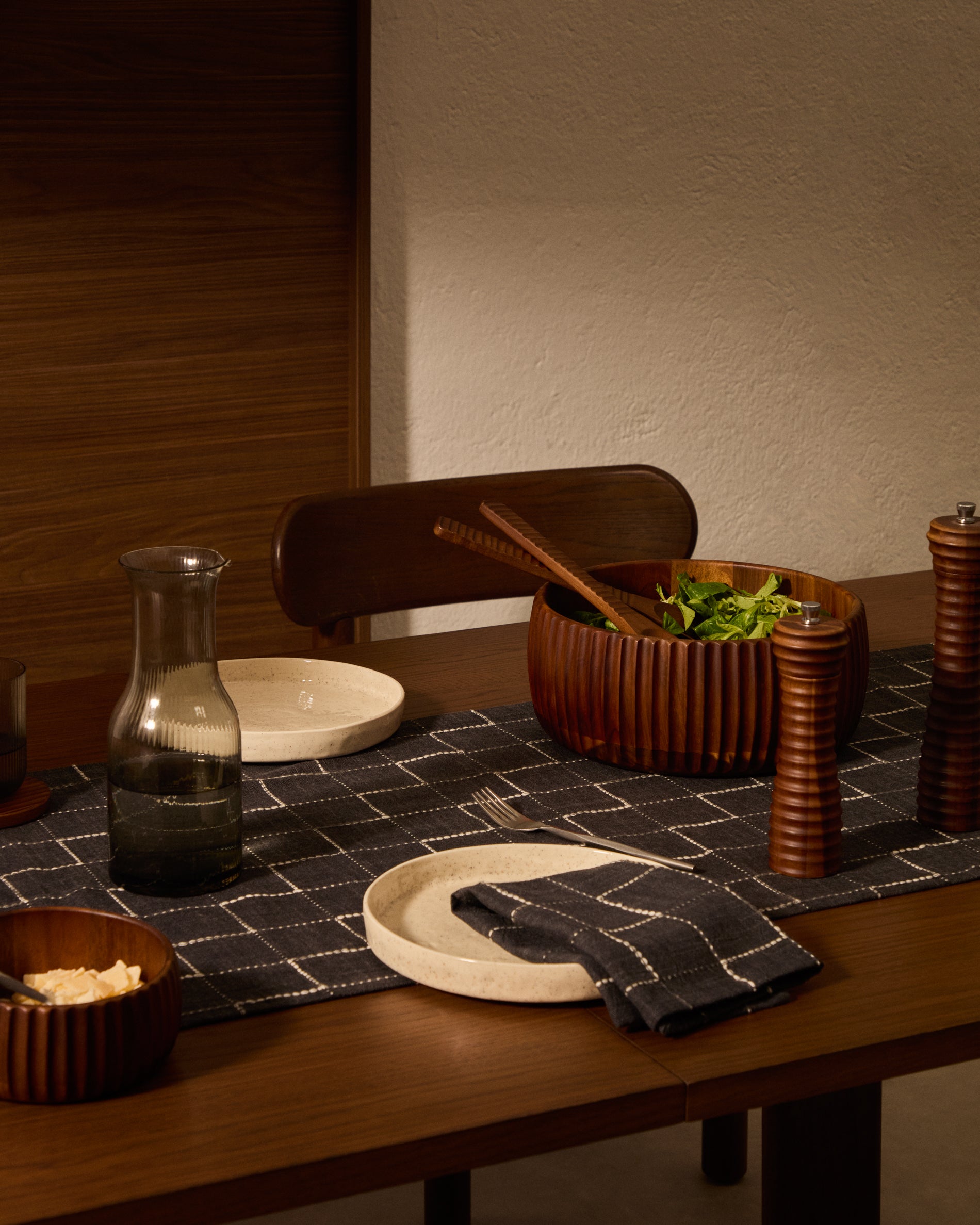 Rommu large bowl made of acacia wood FSC 100% - Lifestyle