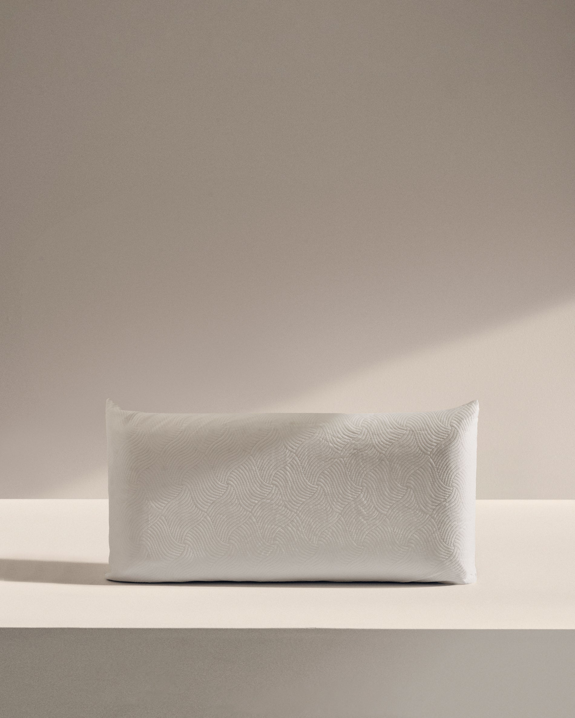 Sasa Viscoelastic Pillow 33 x 70 cm - Lifestyle