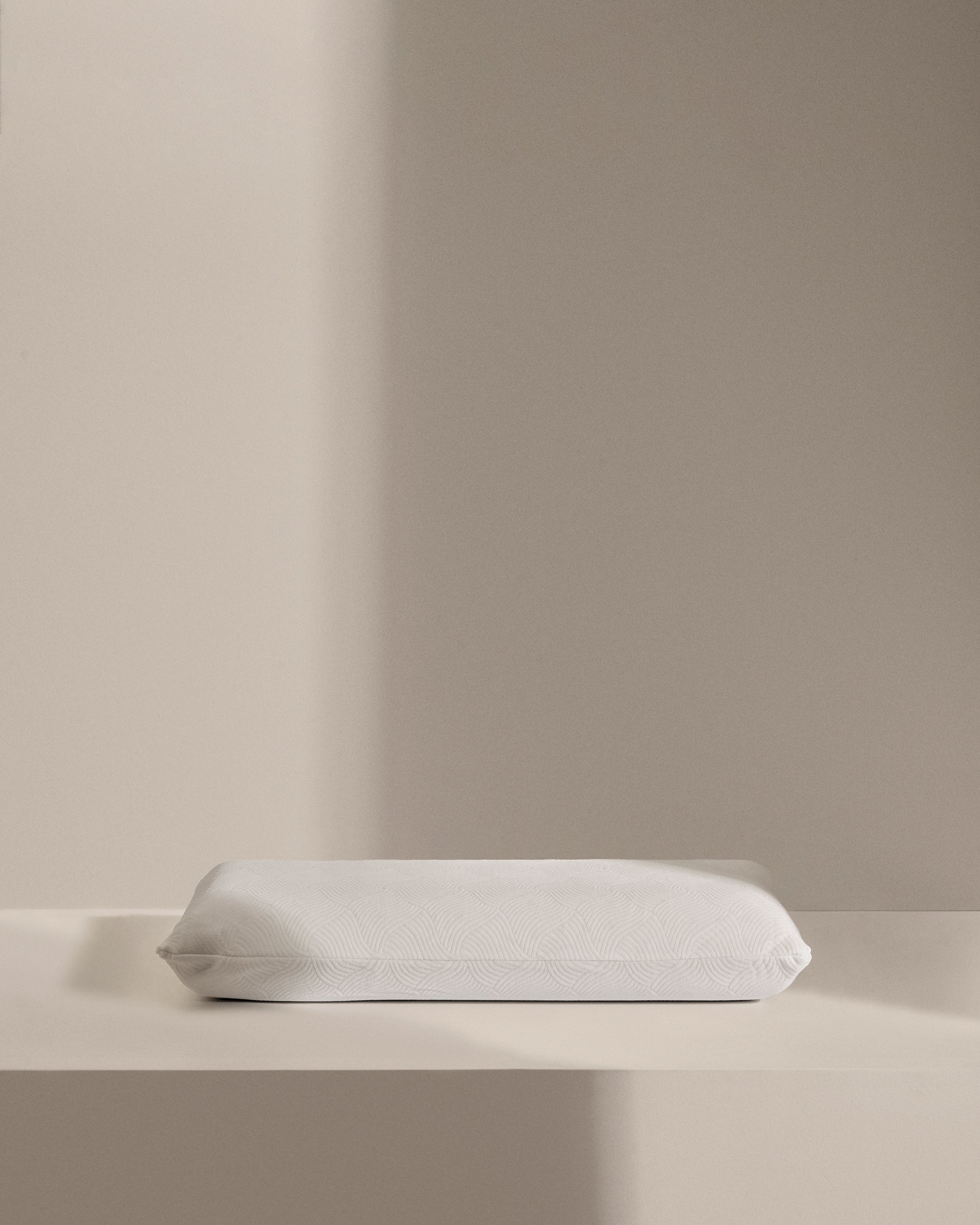 Sasa Viscoelastic Pillow 33 x 70 cm - Lifestyle