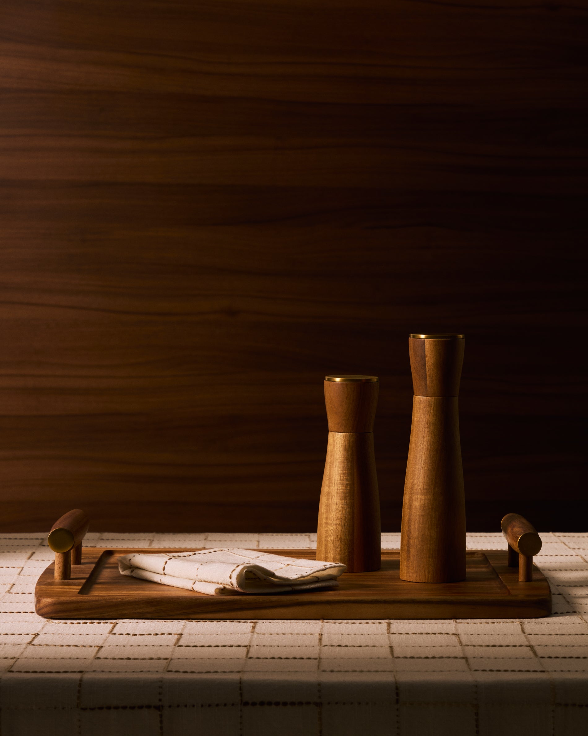 Teppa tray made of acacia wood FSC 100% - Lifestyle