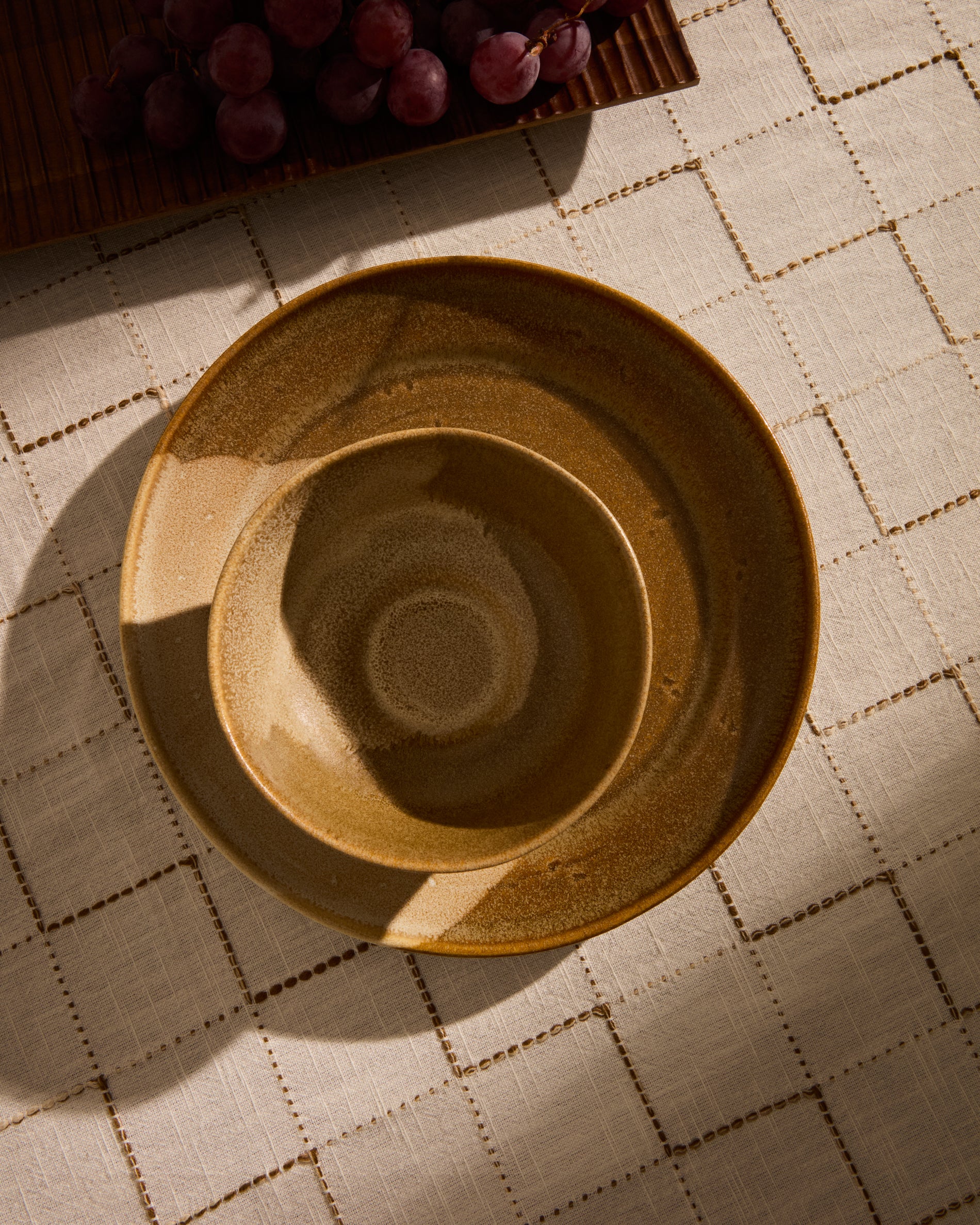 Brown ceramic Nagoli bowl - Lifestyle