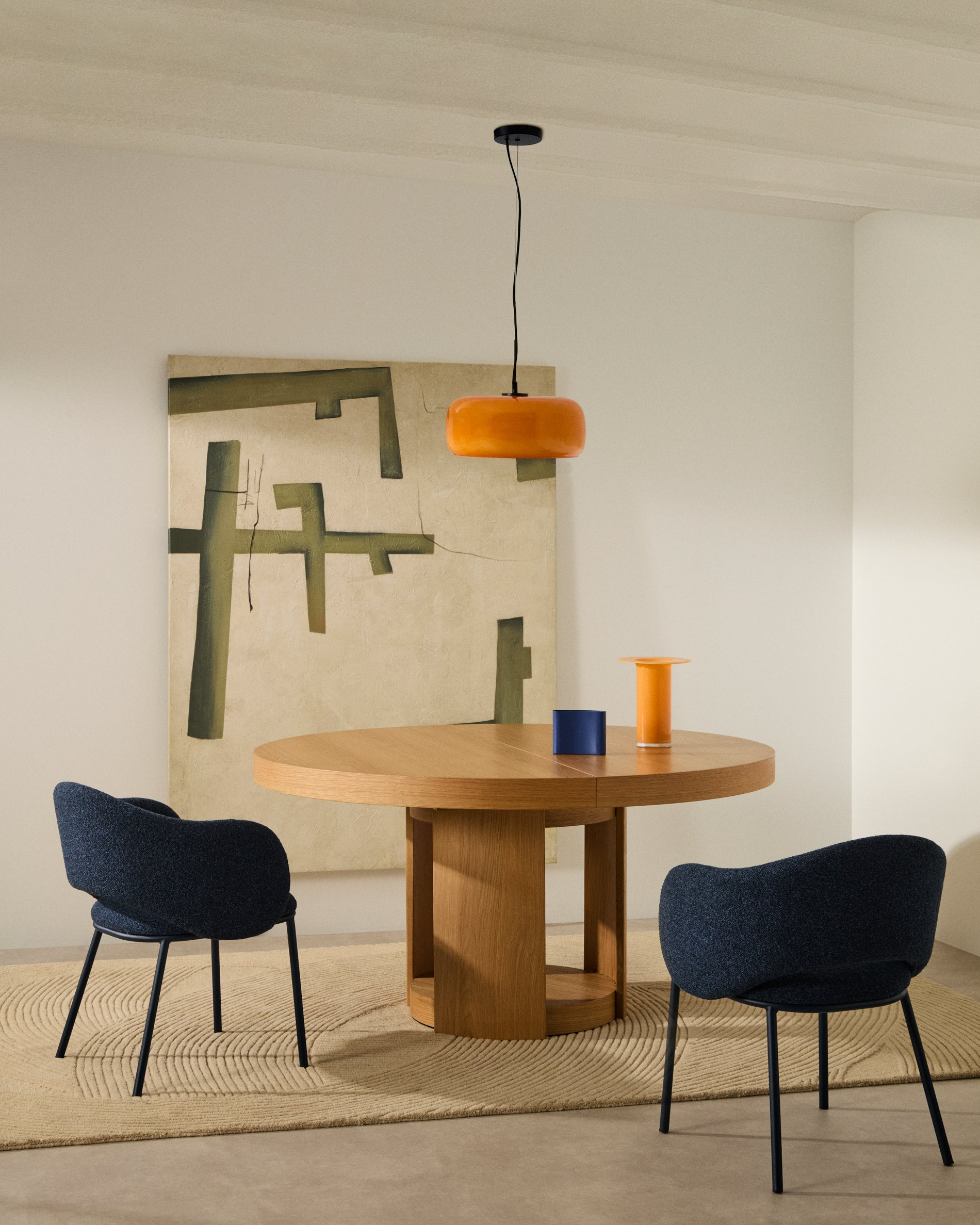 Artis extendable round table in solid oak wood and veneer, 150 (200) cm x 80 cm FSC 100% - Lifestyle