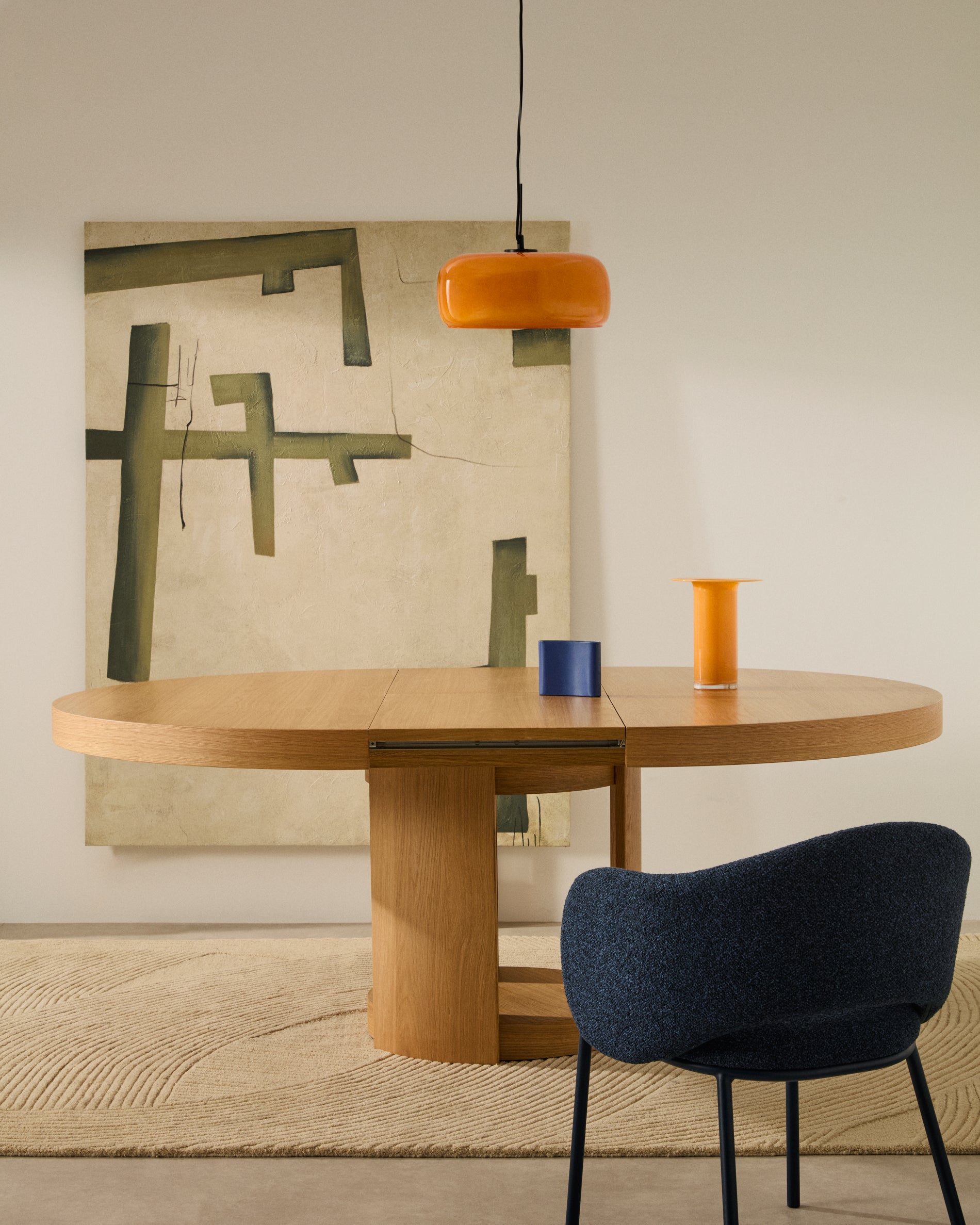 Artis extendable round table in solid oak wood and veneer, 150 (200) cm x 80 cm FSC 100% - Lifestyle