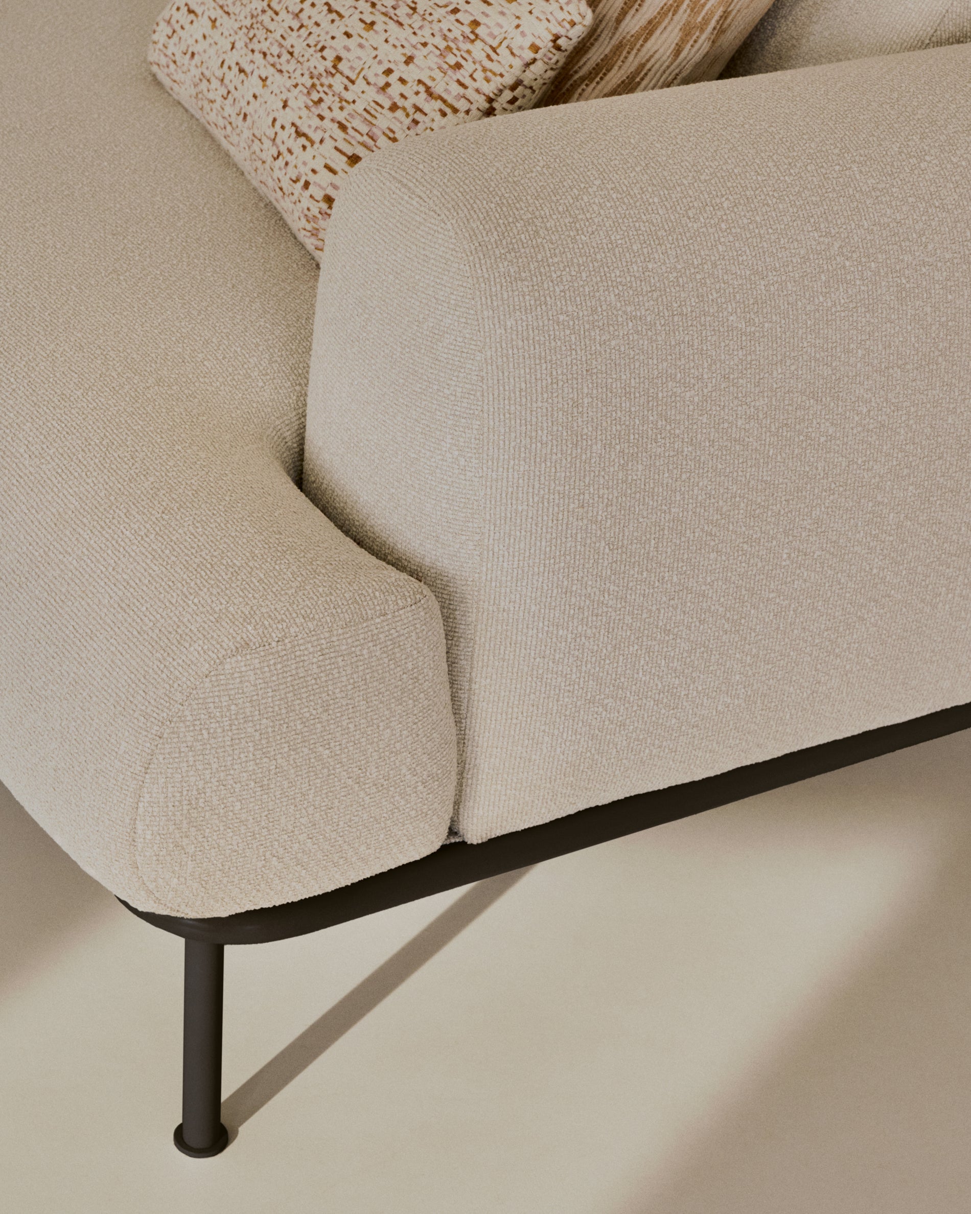 Aurum 2-seater sofa in ecru chenille with reclining headrest and matte grey metal base 214 cm FSC Mix Credit - Lifestyle