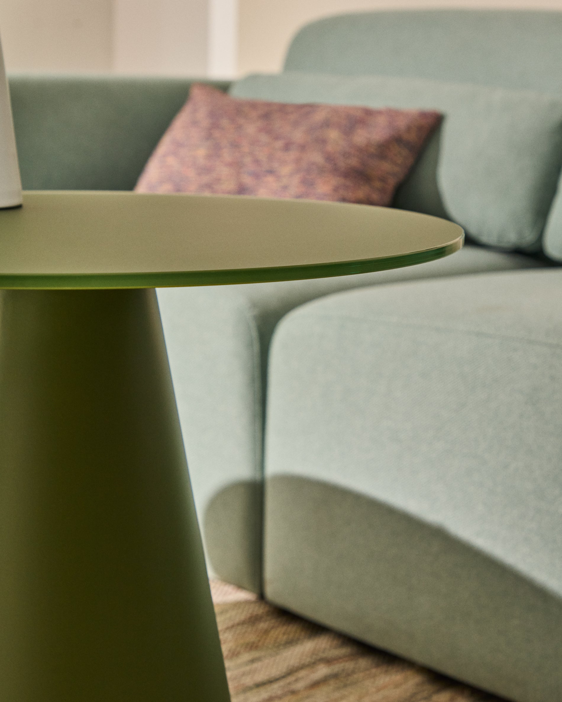 Wilshire side table with frosted tempered glass and matt green painted steel finish Ø50cm - Lifestyle