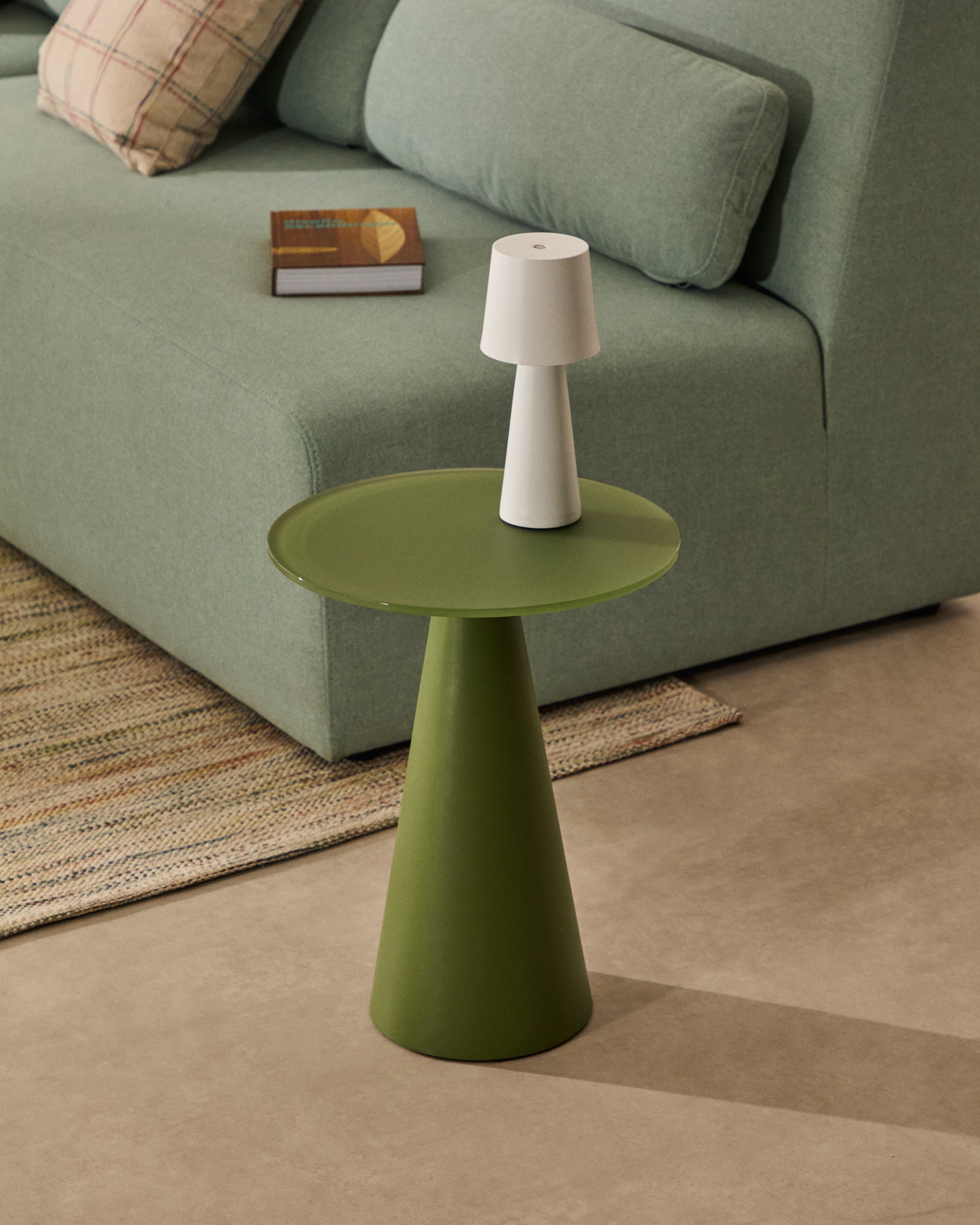 Wilshire side table with frosted tempered glass and matt green painted steel finish Ø35cm - Lifestyle