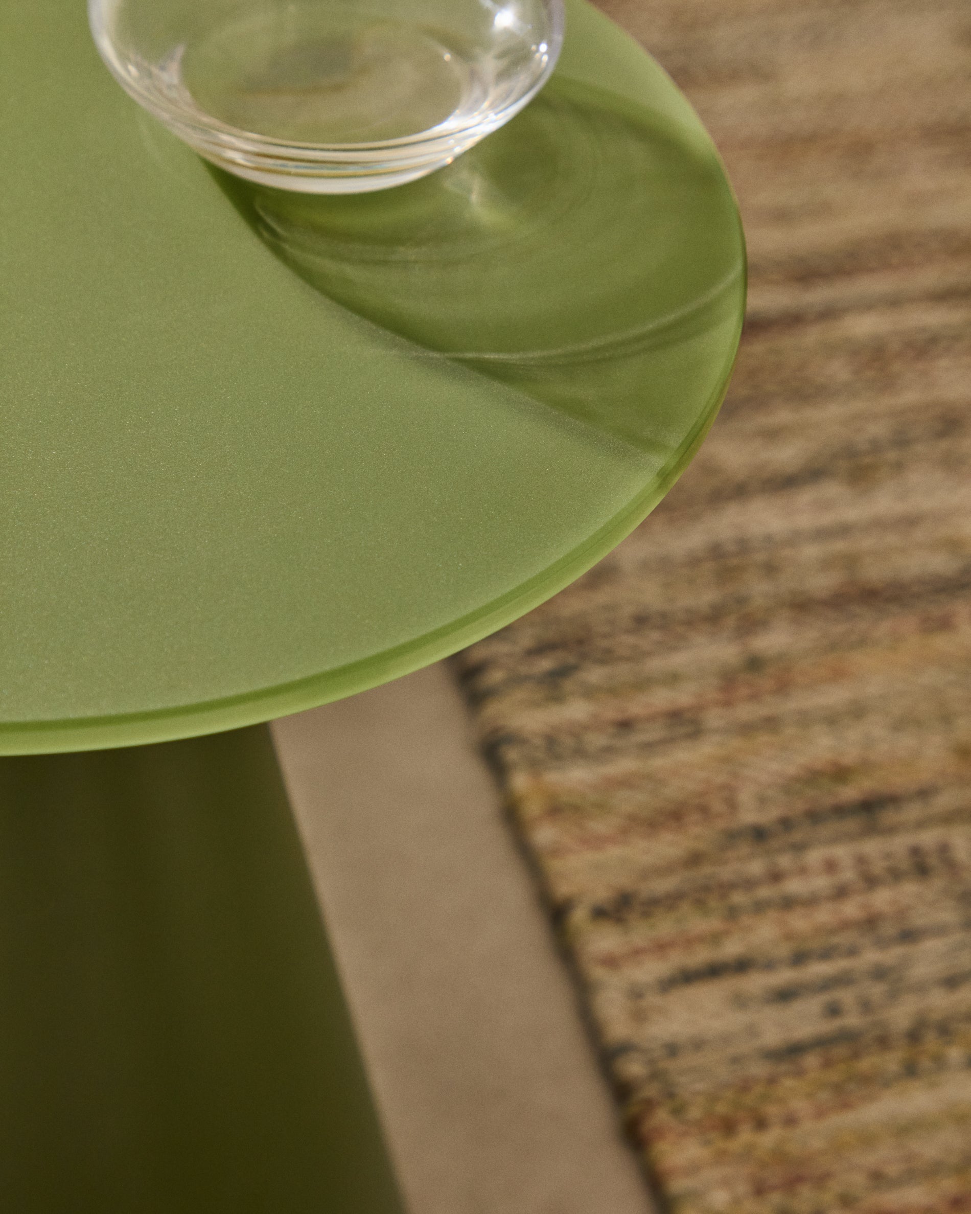 Wilshire side table with frosted tempered glass and matt green painted steel finish Ø30cm - Lifestyle