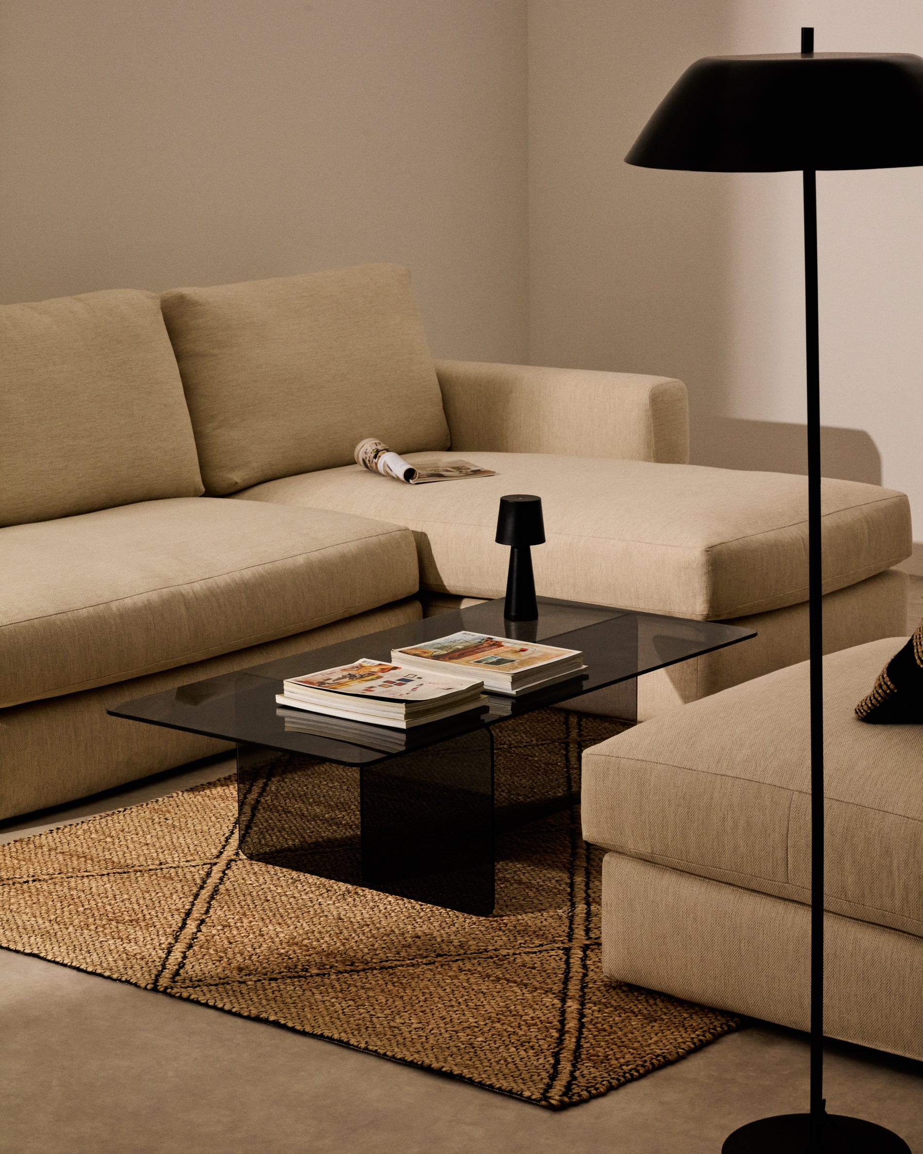 Zaren grey, tempered-glass coffee table, 120 x 60 cm - Lifestyle