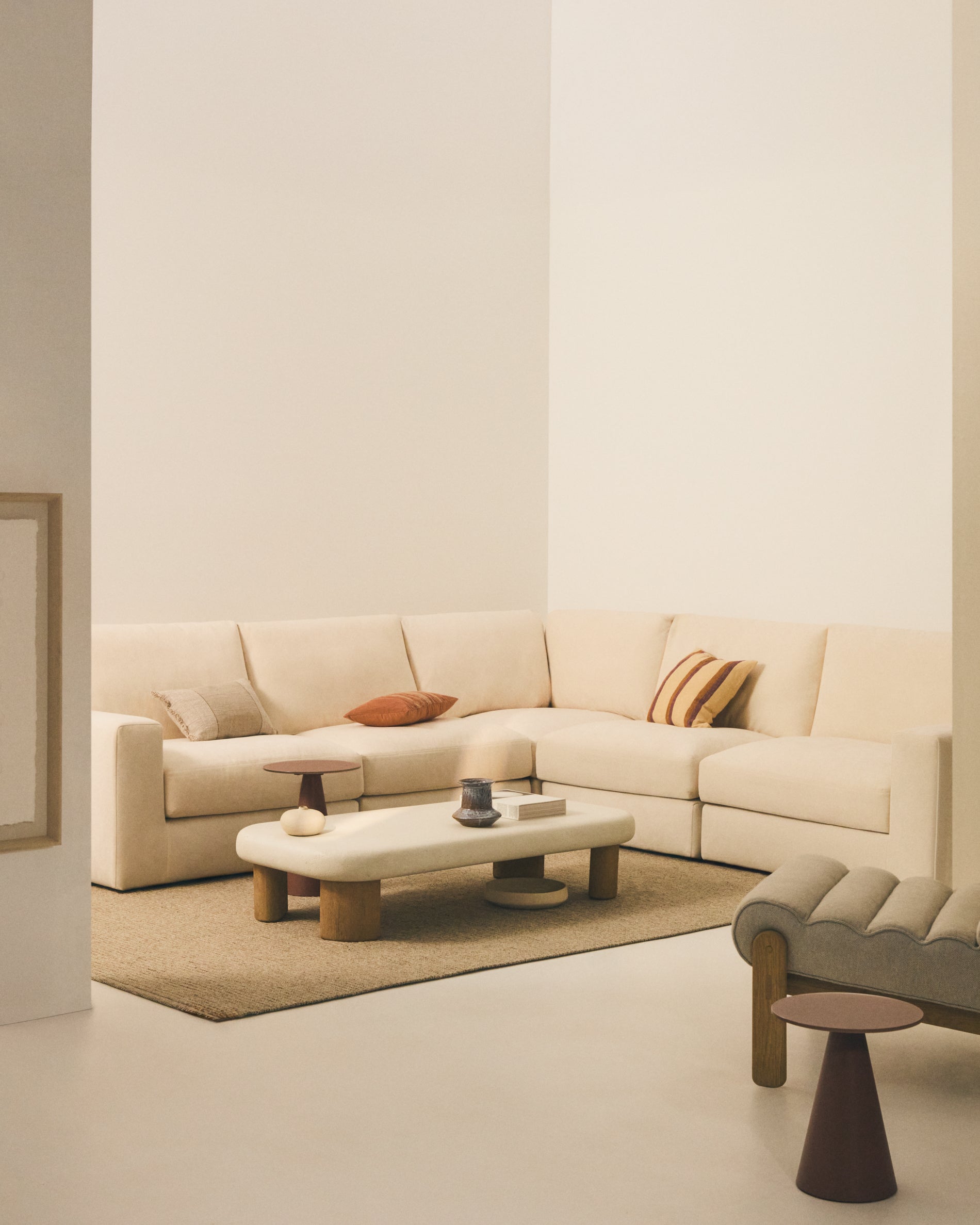 Alea 5-seater modular corner sofa with removable cover in ecru chenille 310 x 310cm - Lifestyle