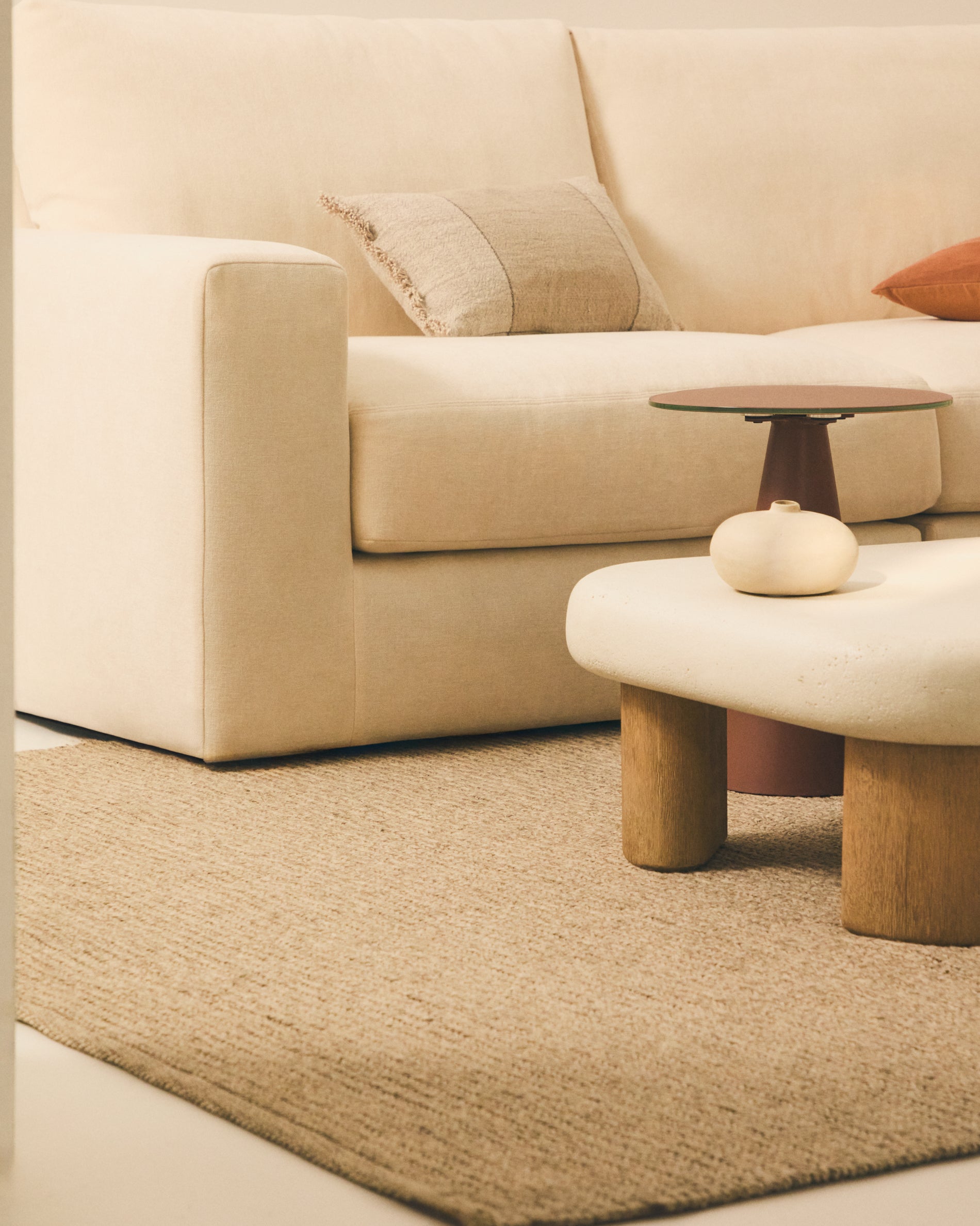 Alea 5-seater modular corner sofa with removable cover in ecru chenille 310 x 310cm - Lifestyle