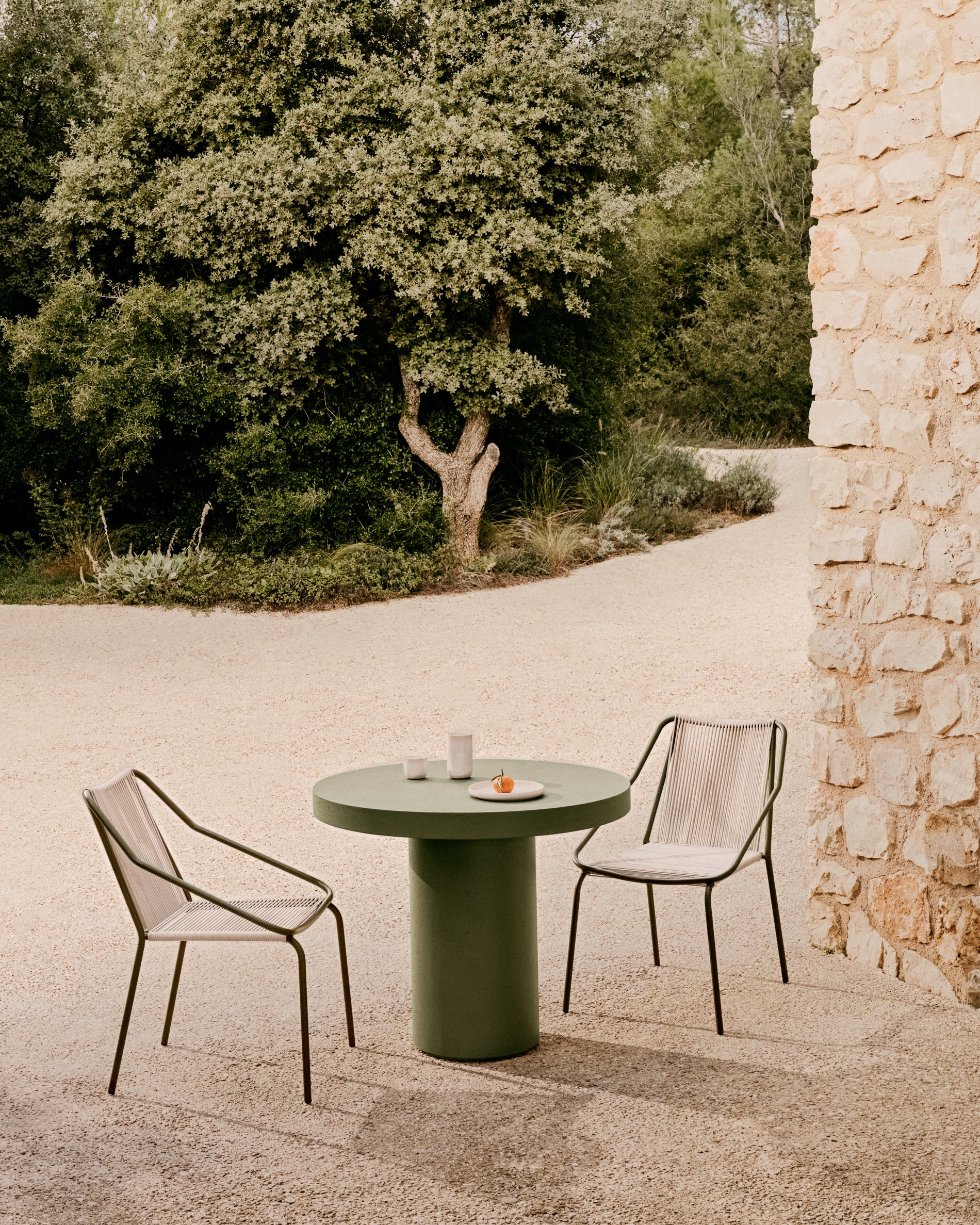 Aiguablava green cement round table Ø90cm - Lifestyle