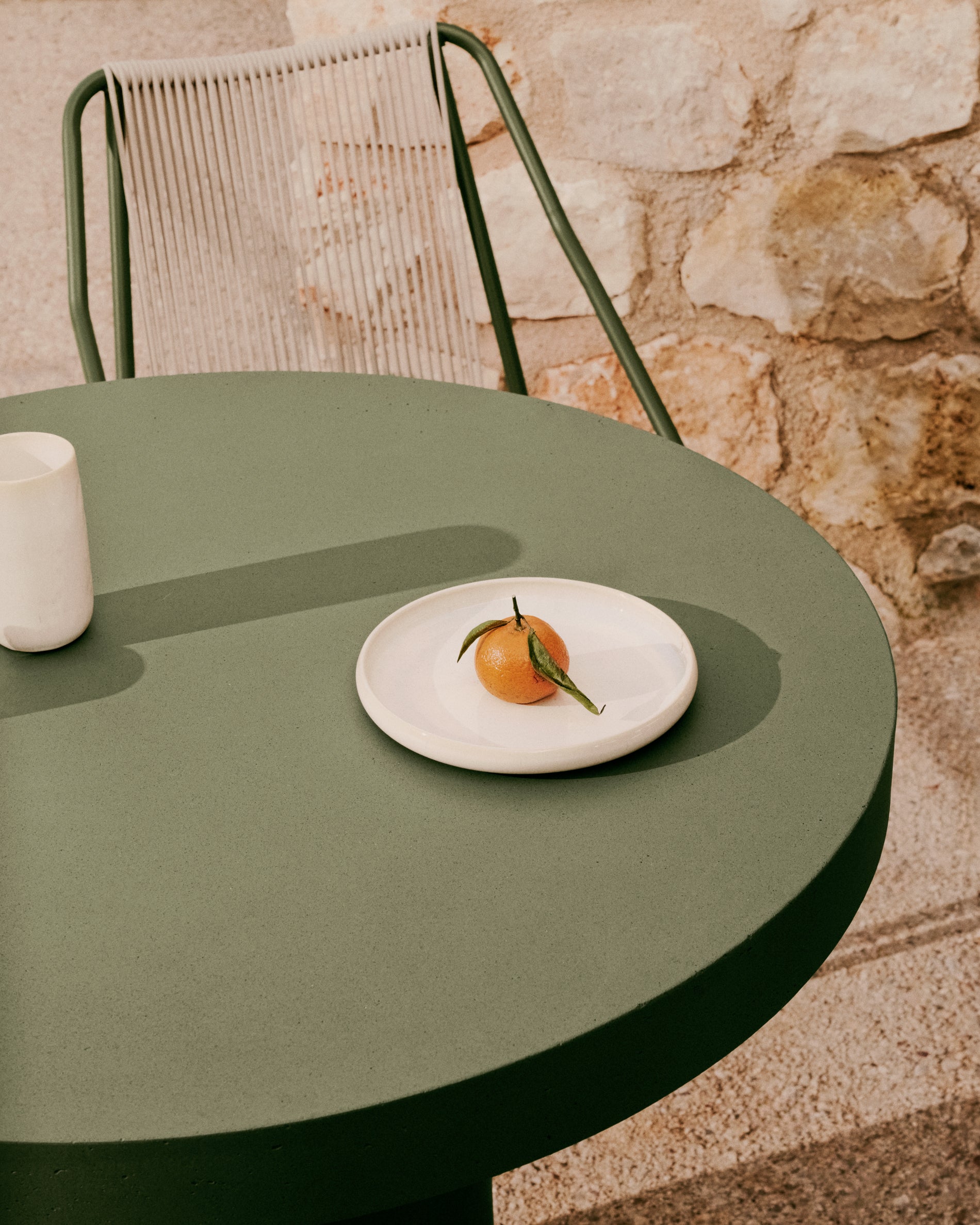 Aiguablava green cement round table Ø90cm - Lifestyle