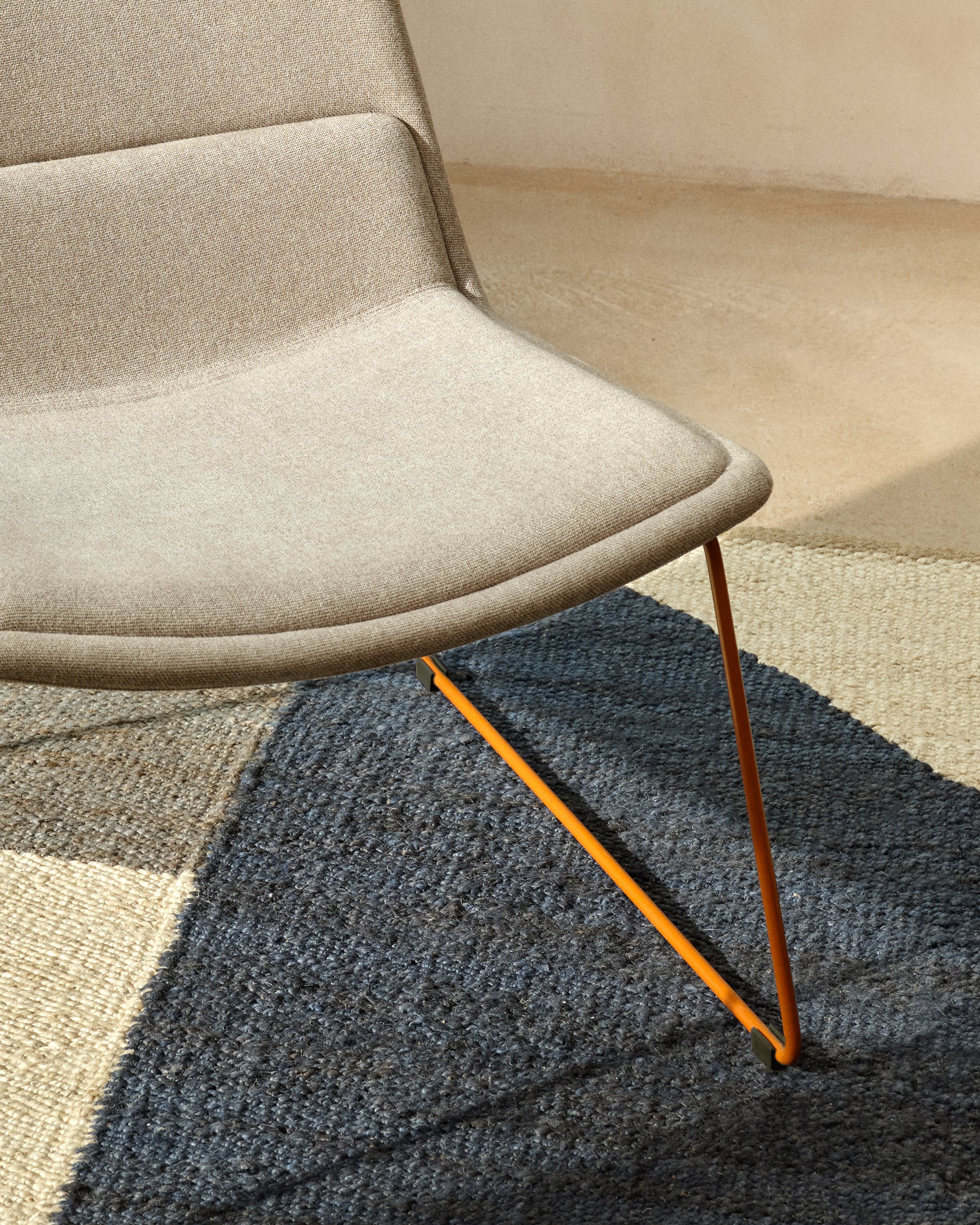 Zahara beige armchair with steel legs and FSC 100% terracotta finish - Lifestyle