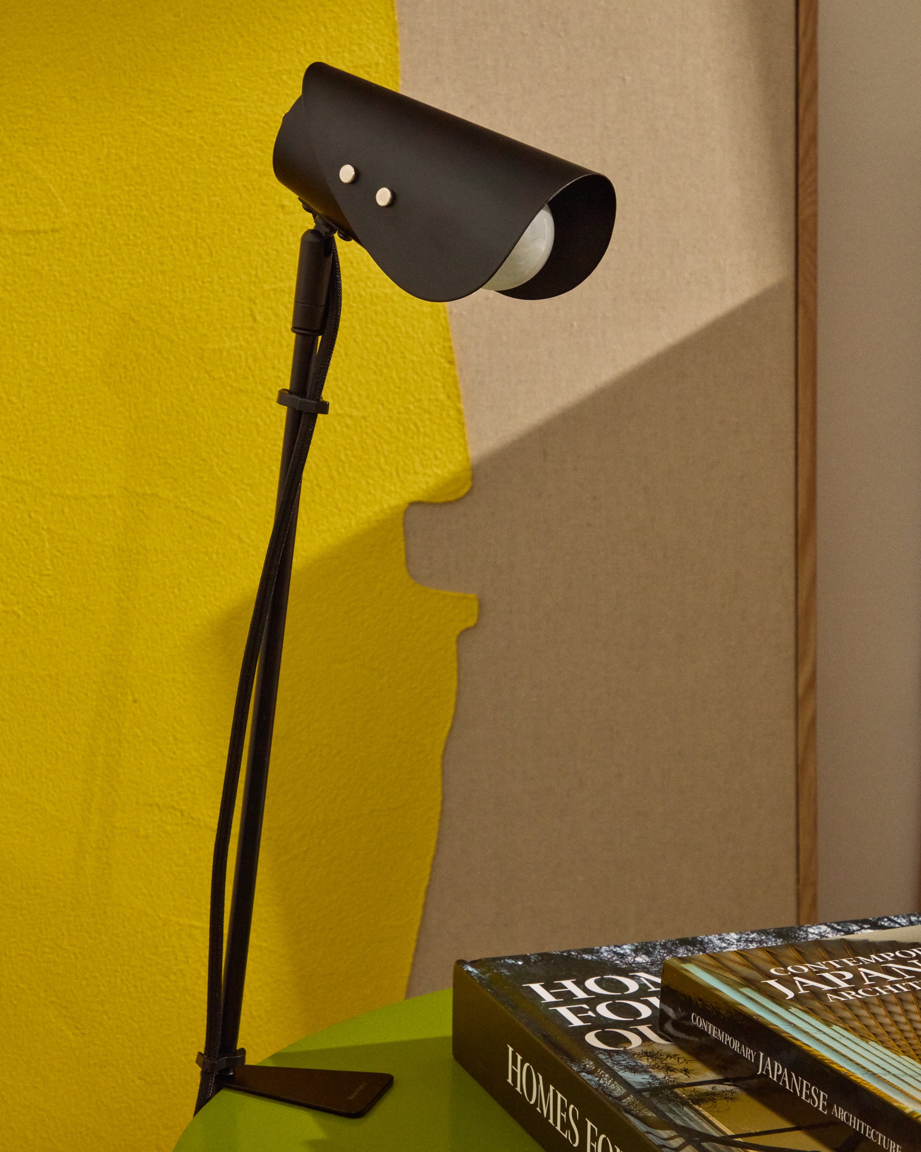 Jula desk lamp with clamp in black metal - Lifestyle