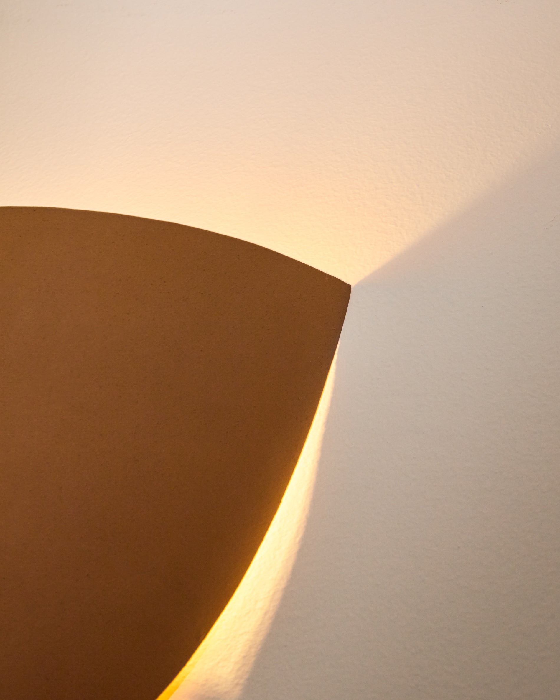 Nibla wall-mounted light fixture in terracotta-effect metal - Lifestyle