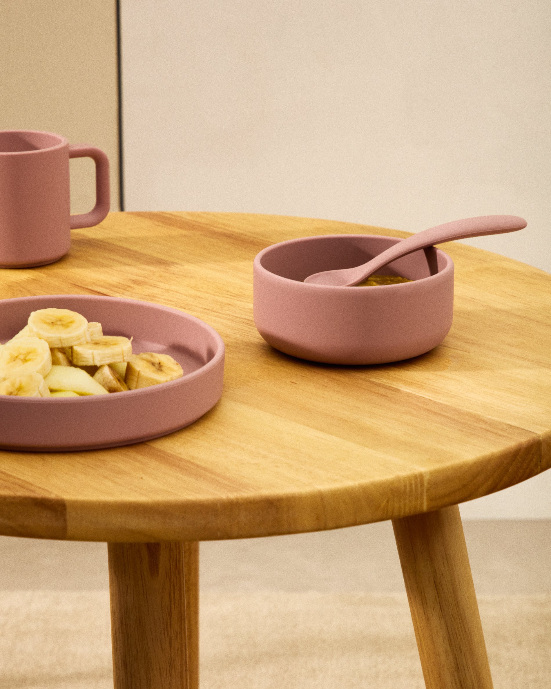 Lili plate and bowl set in pink silicone - Lifestyle