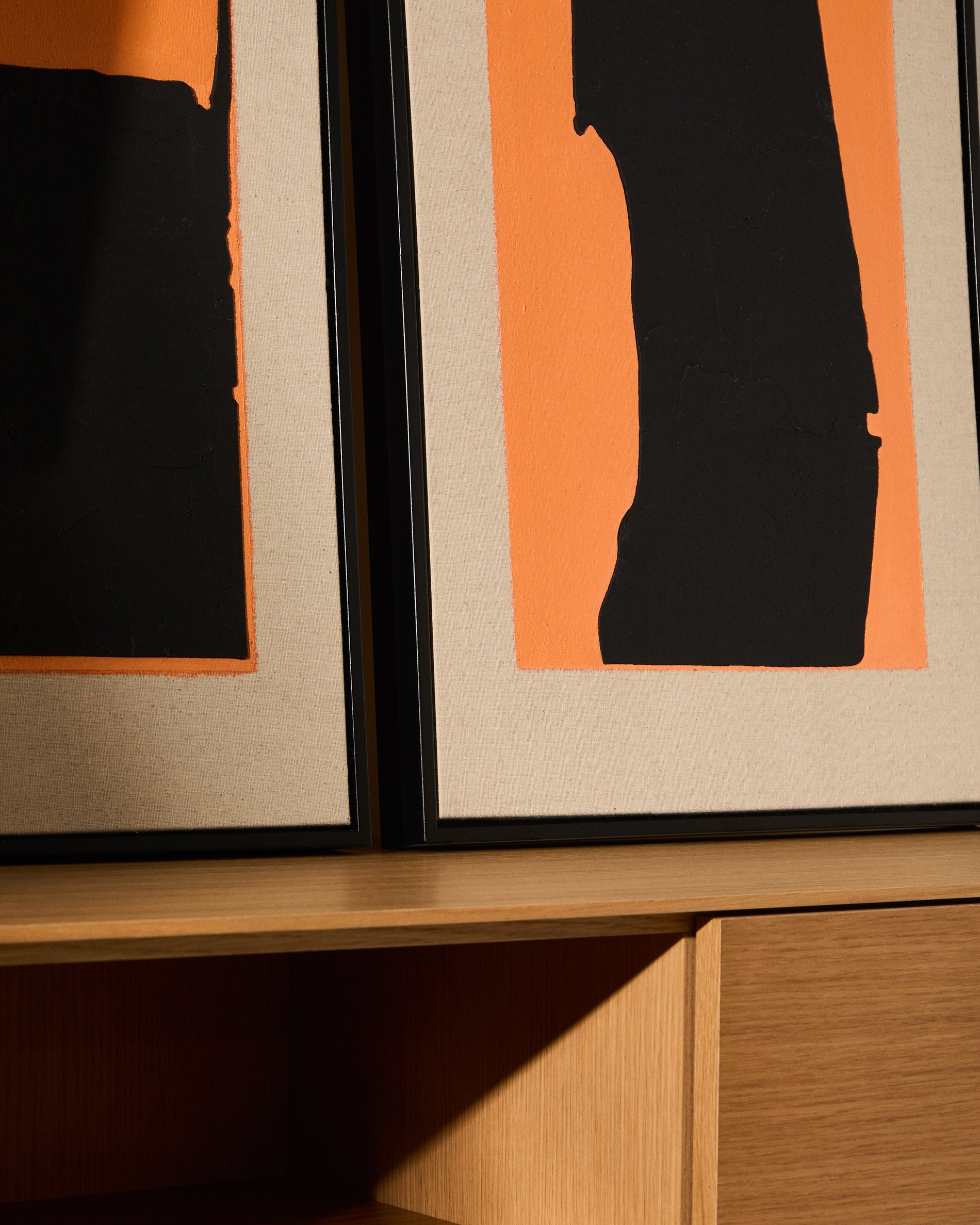 Zernu hand-painted orange and black with linen abstract picture 42 x 65cm - Lifestyle