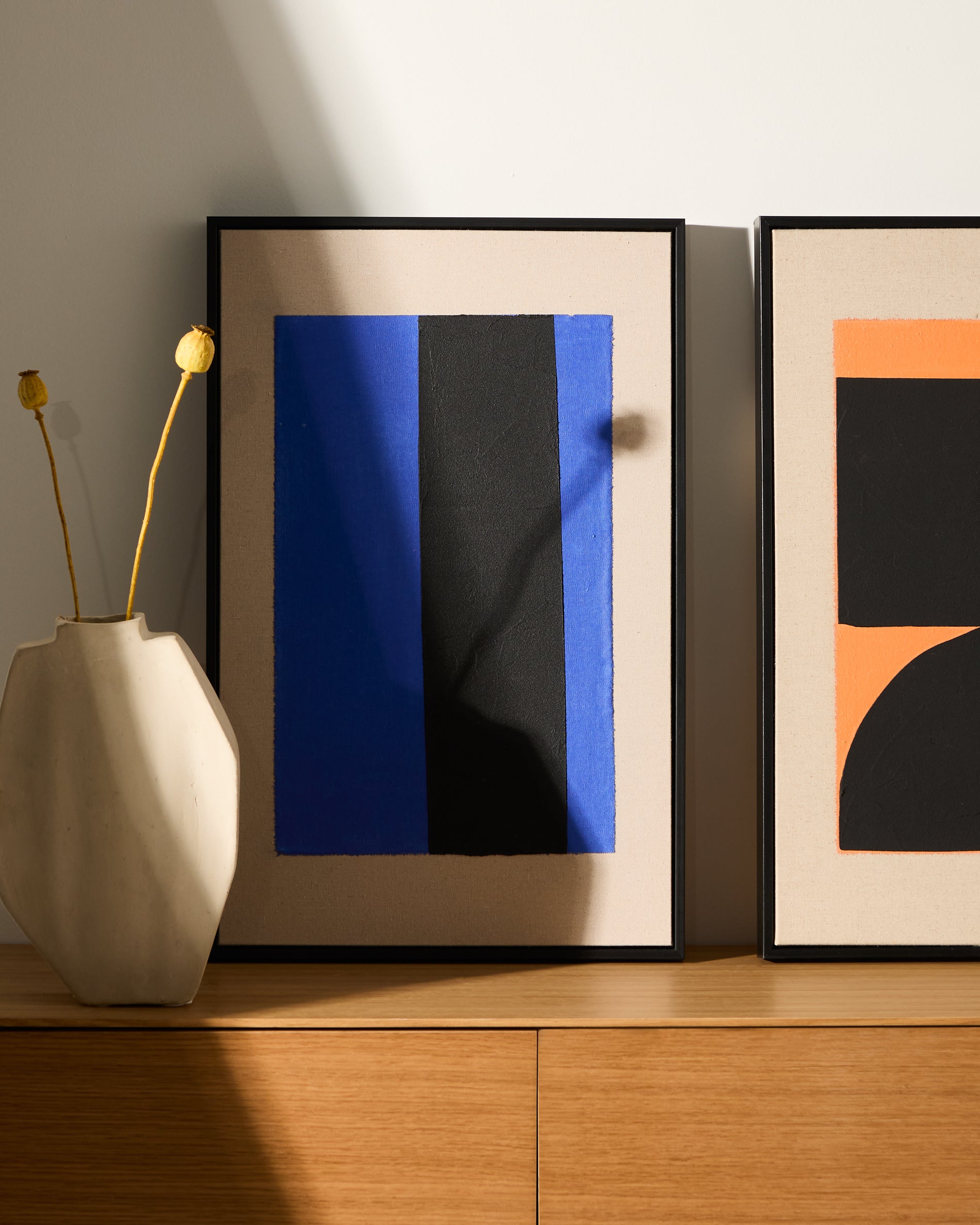 Zernu hand-painted blue and black vertical line abstract picture 42 x 65cm - Lifestyle