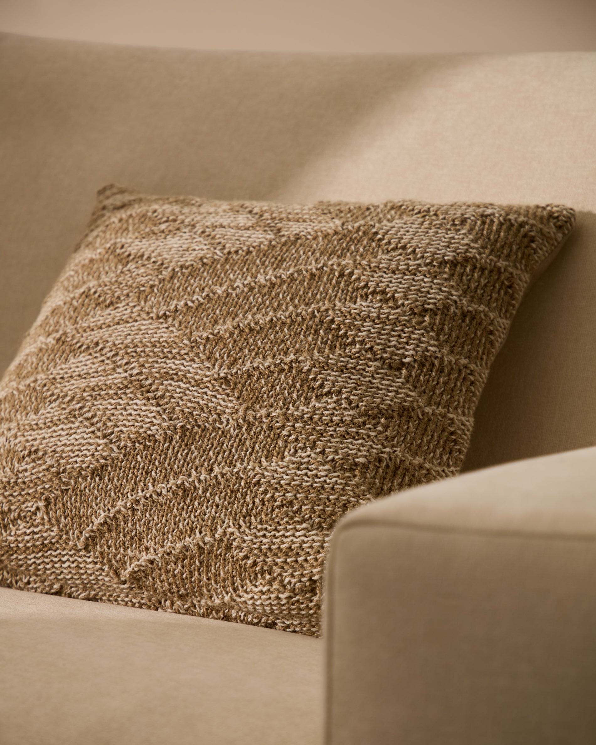 Melyan beige jacquard cotton and jute cushion cover 45 x 45cm - Lifestyle