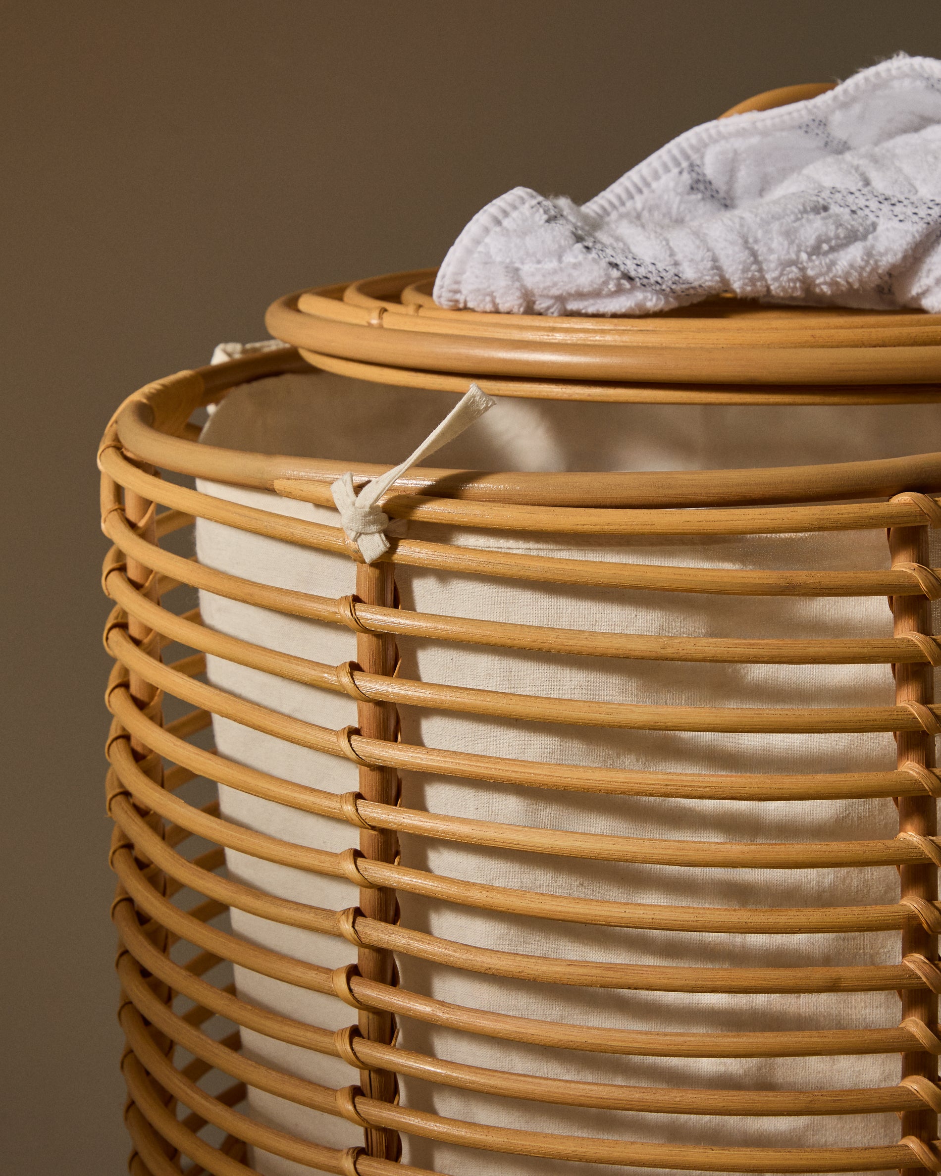 Liora rattan laundry basket 59cm - Lifestyle