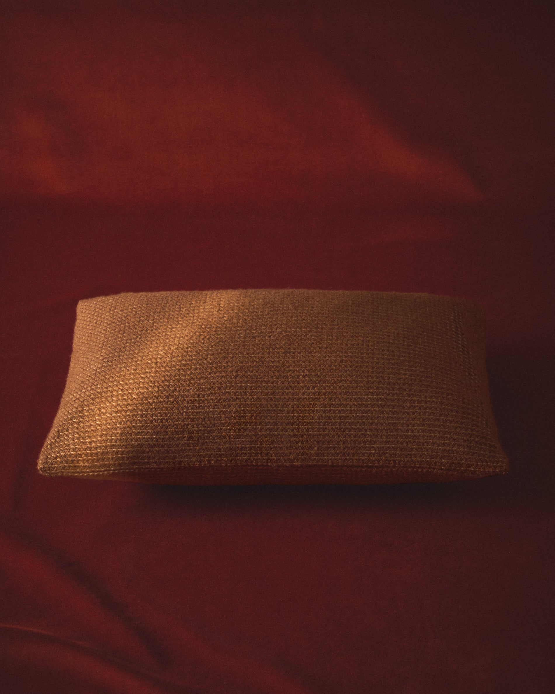 Elira wool and cotton cushion cover in orange 40 x 60 cm - Lifestyle