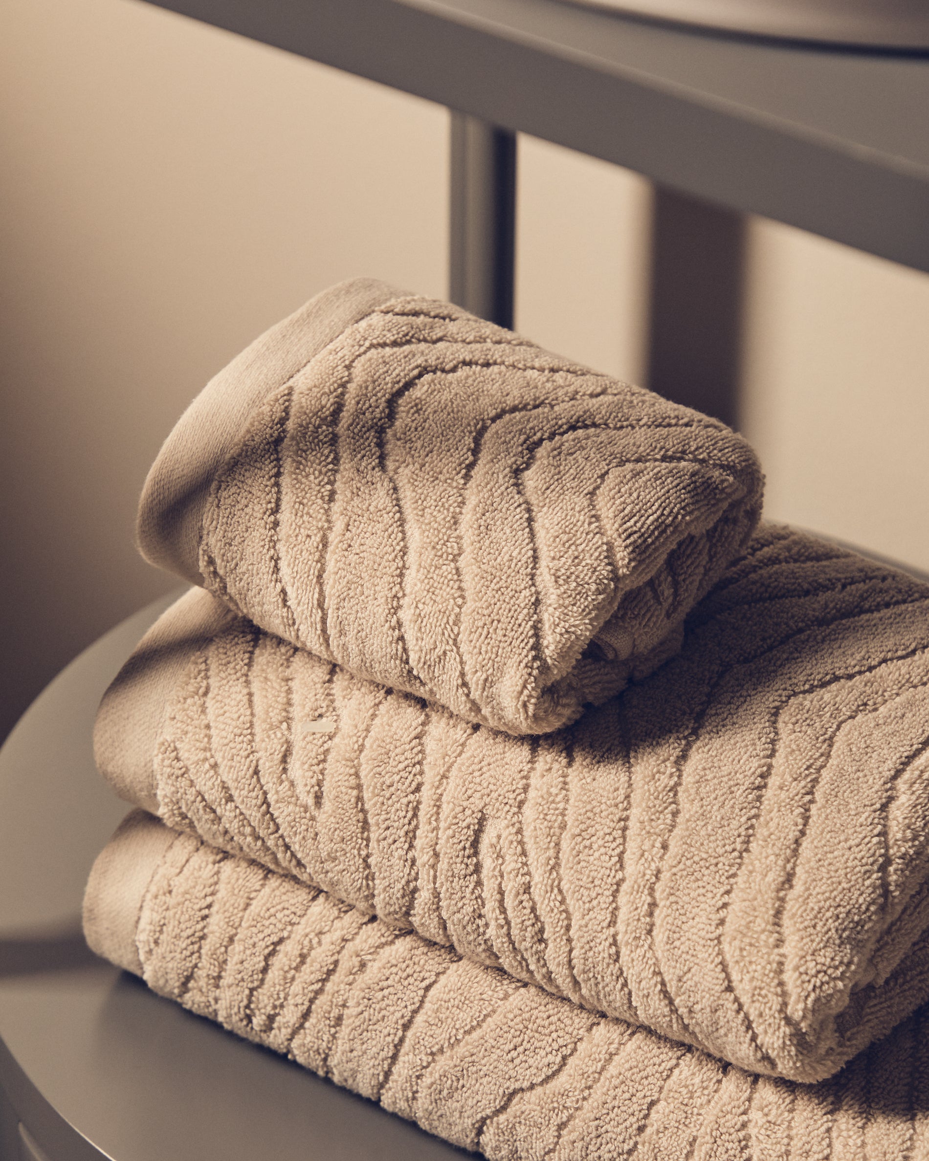 Dalira 100% cotton beige zebra jacquard hand towel 50 x 90cm - Lifestyle
