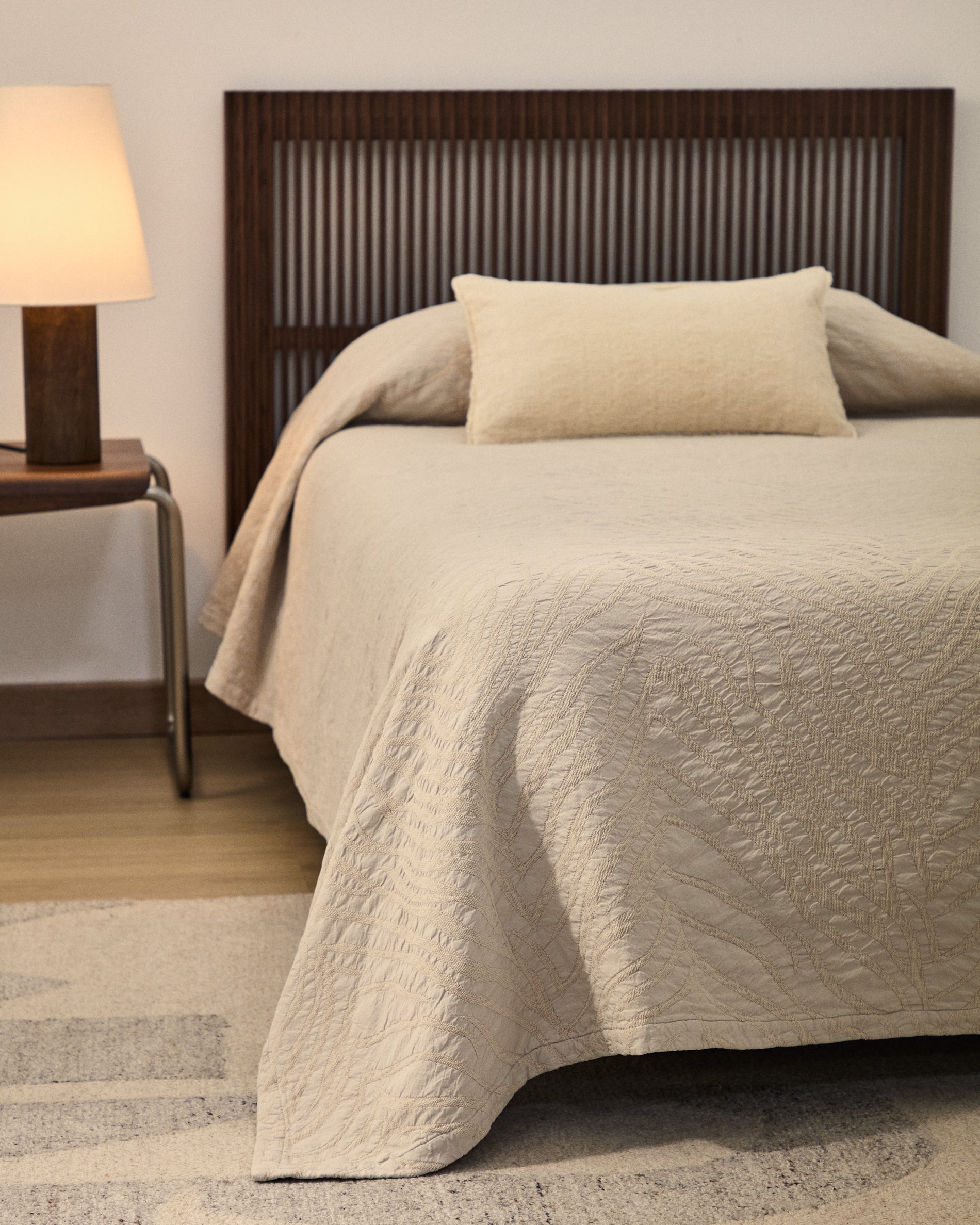 Zenti 100% cotton chenille bedspread in double sided zebra jacquard for 150/160 cm bed - Lifestyle