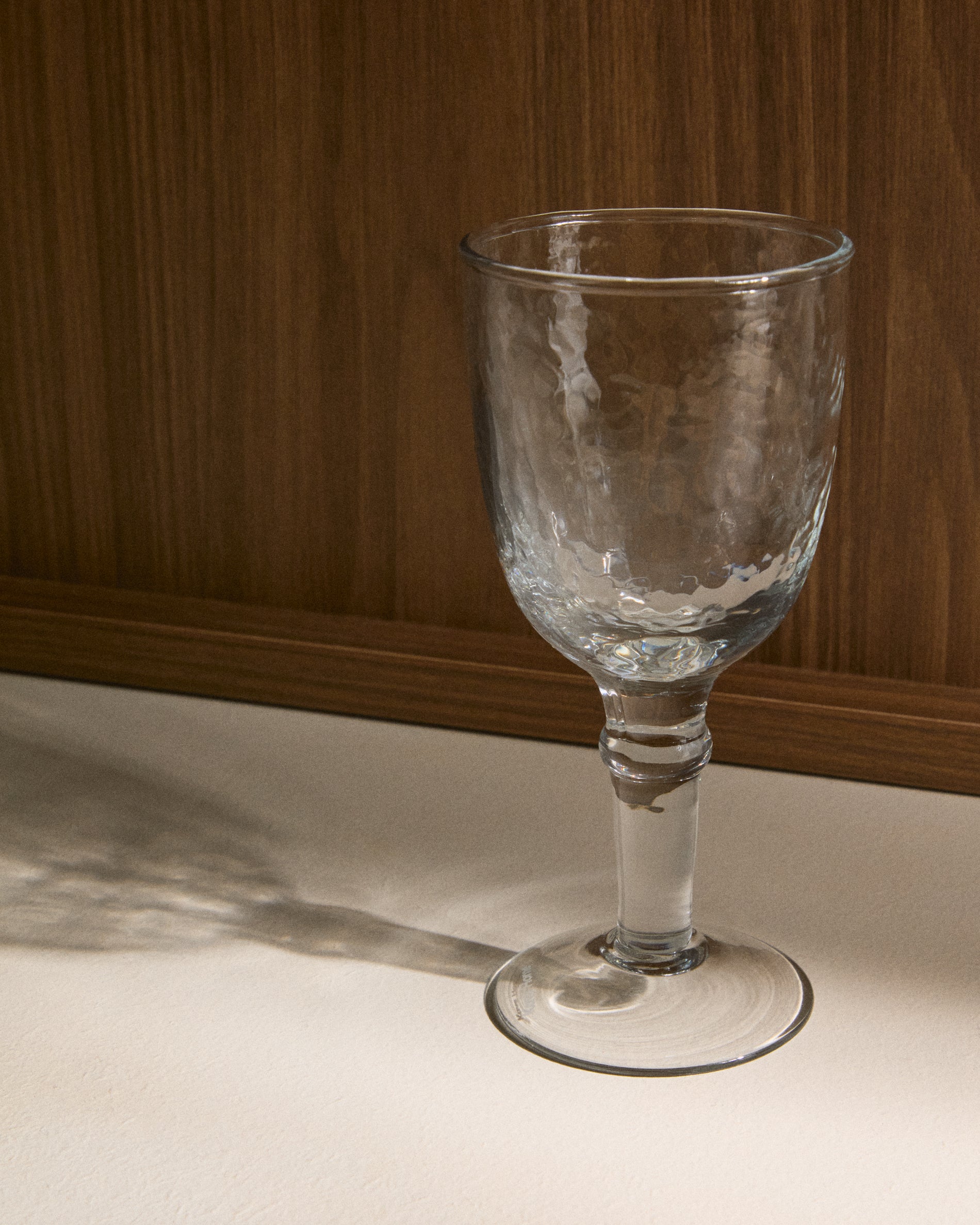 Vinea wine glass made of transparent recycled glass - Lifestyle