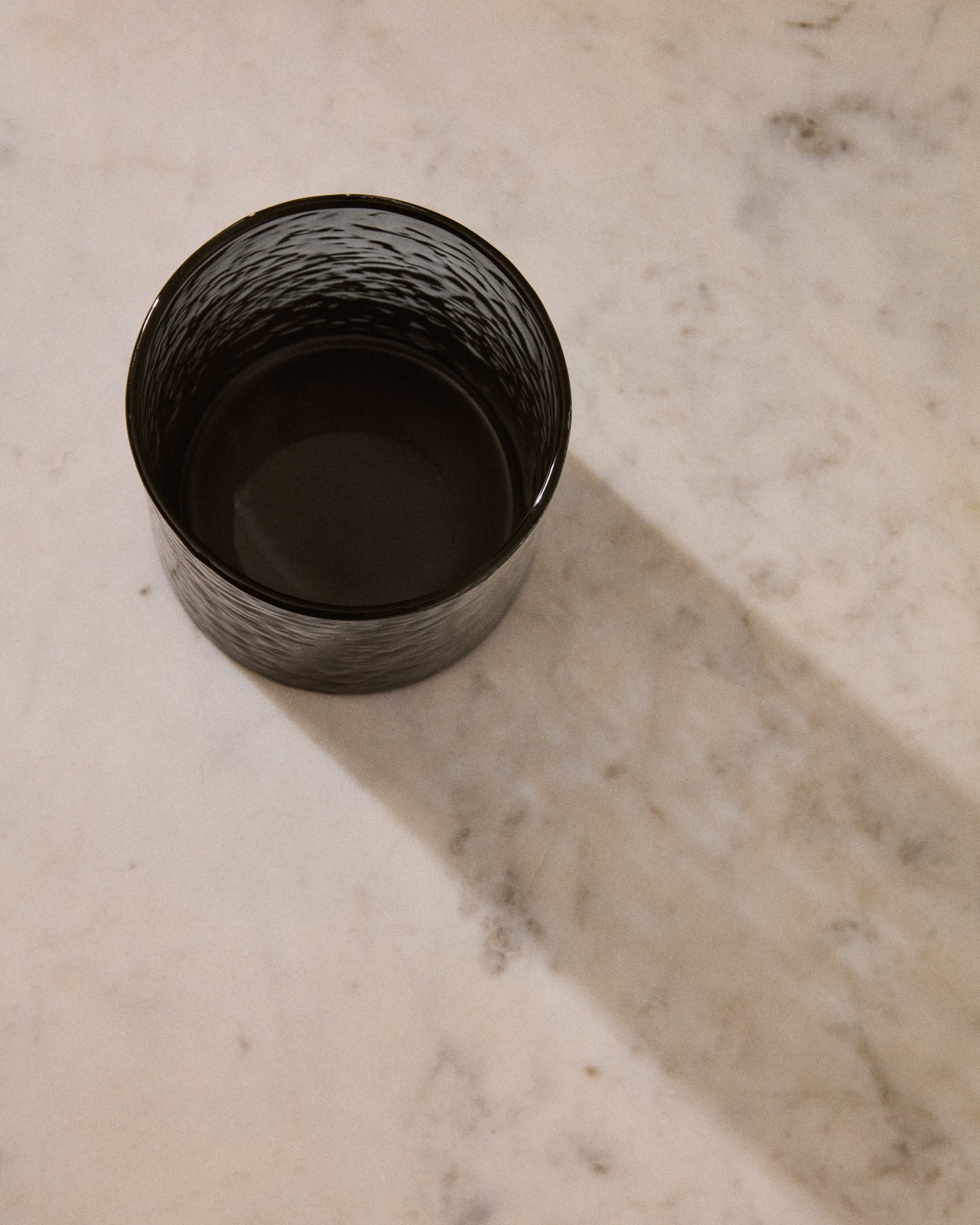 Obila cup made of blue recycled glass - Lifestyle