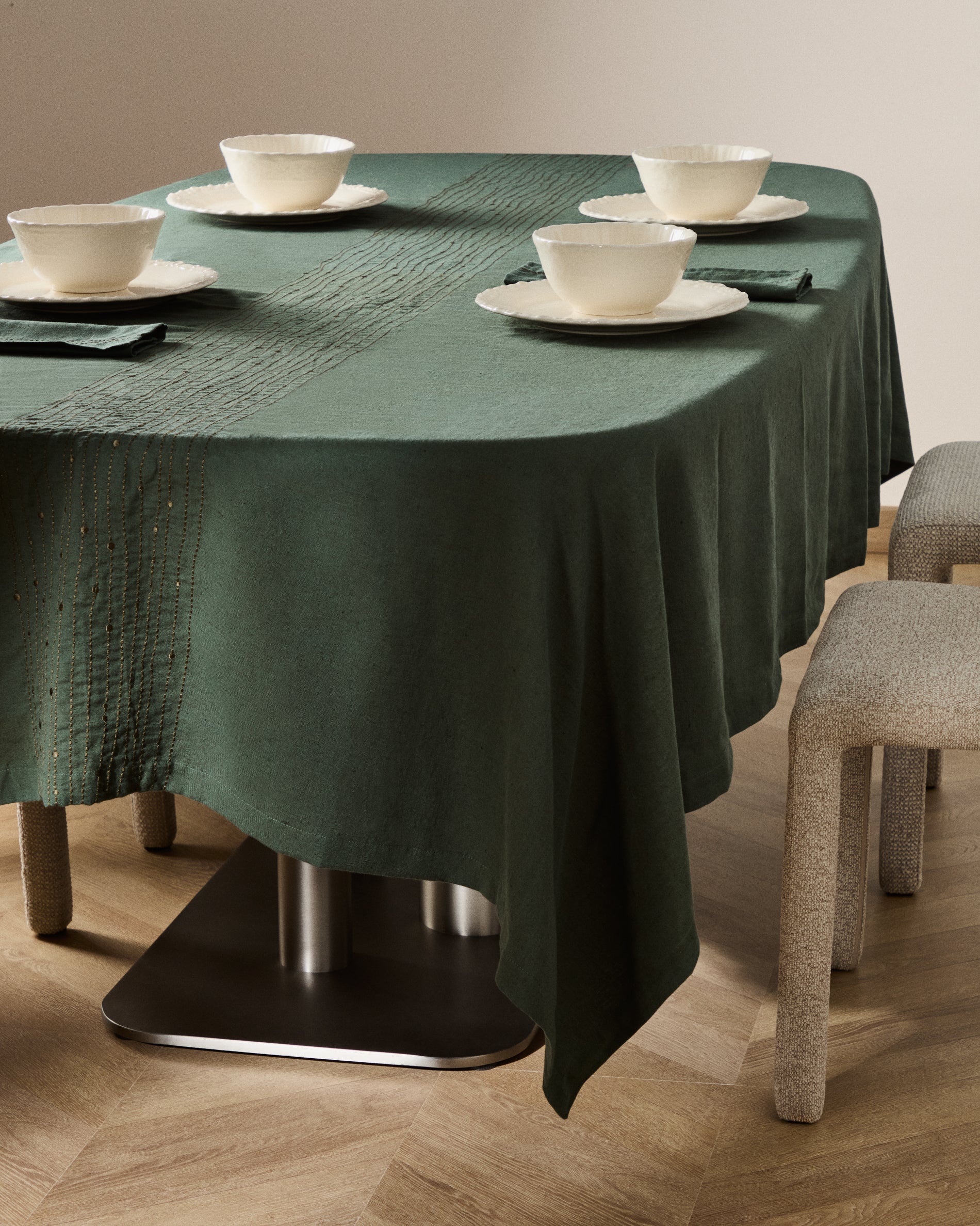Flia green linen and cotton tablecloth with green lurex embroidery detail 150 x 250cm - Lifestyle