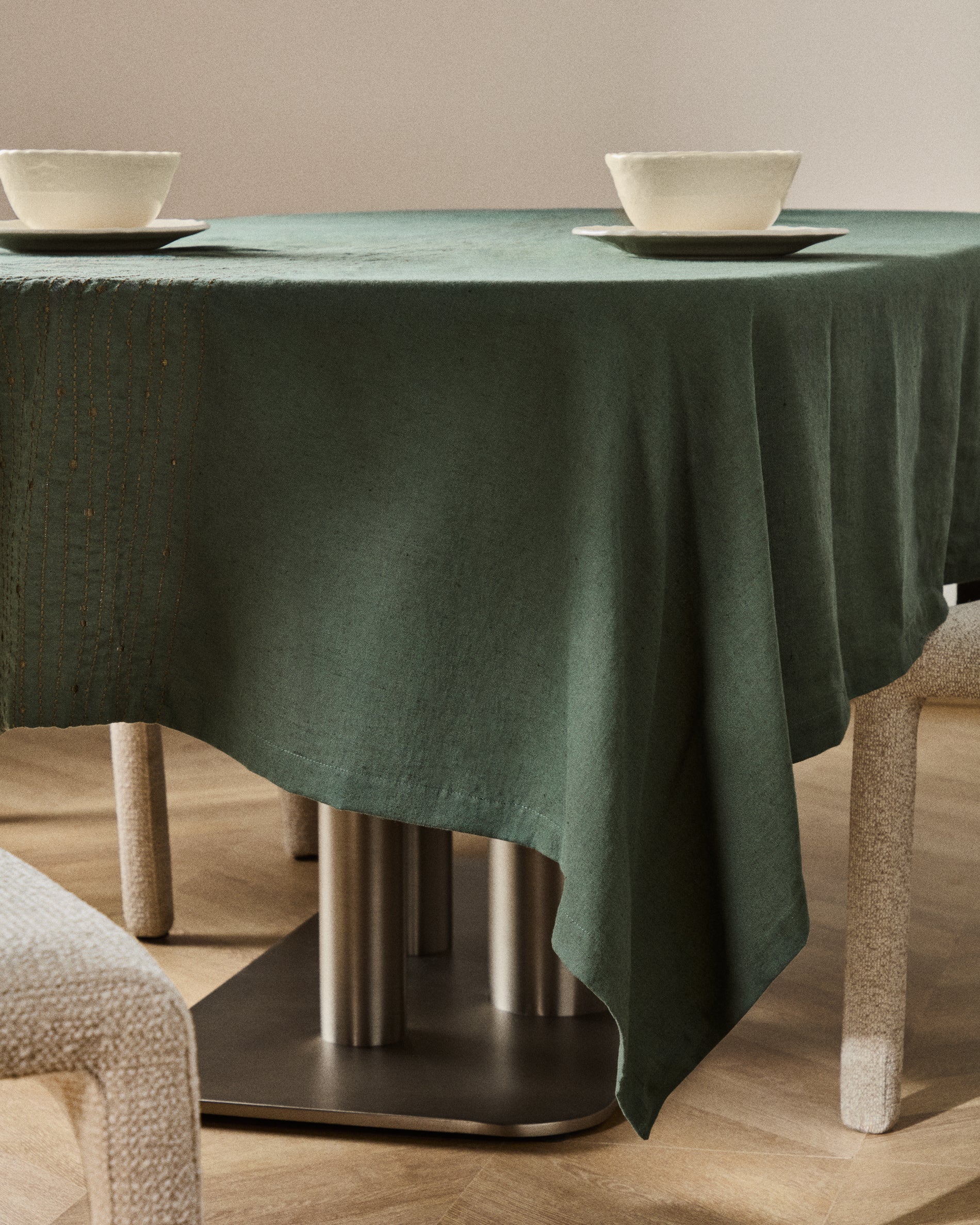 Flia green linen and cotton tablecloth with green lurex embroidery detail 150 x 250cm - Lifestyle