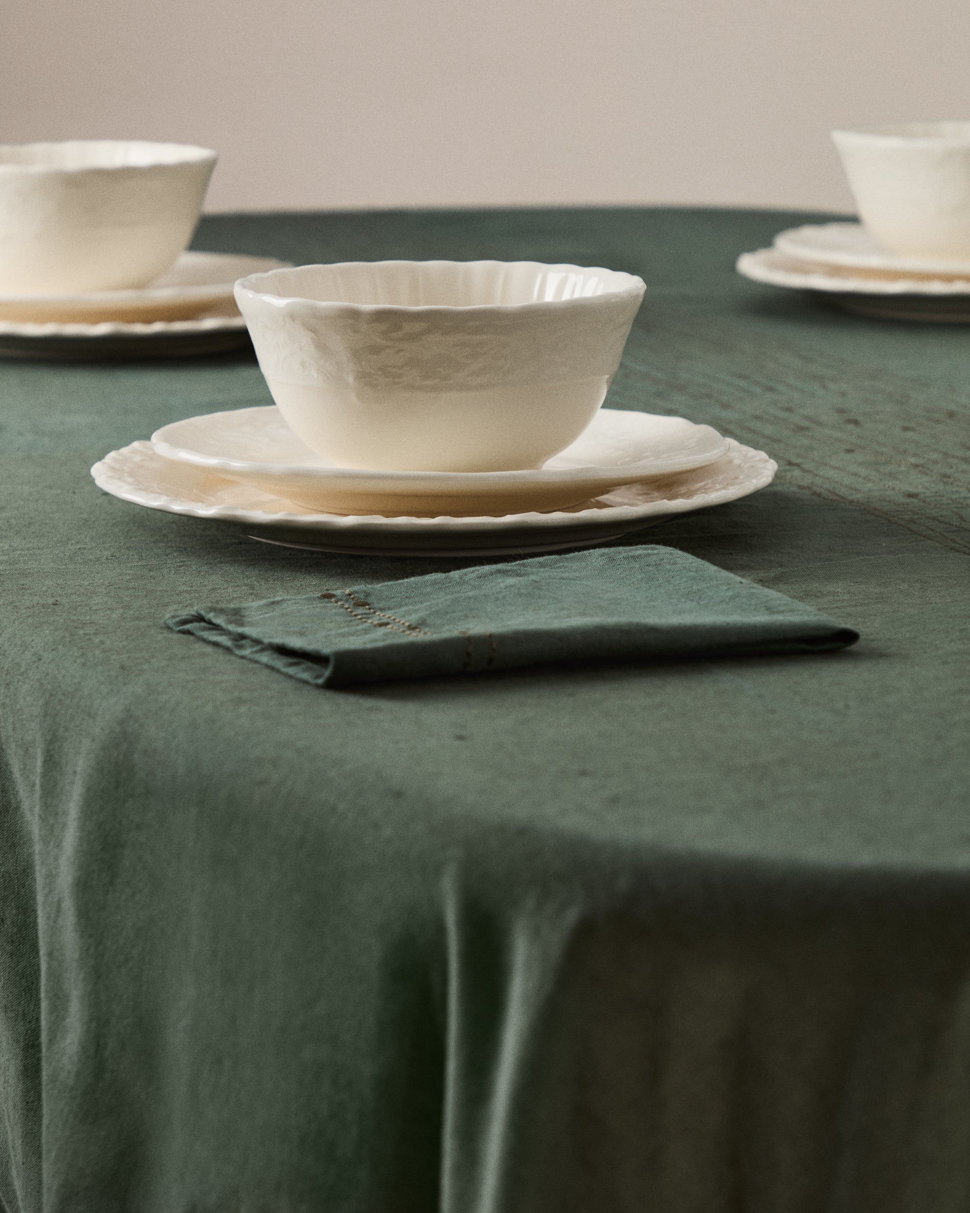 Beige Varla ceramic bowl - Lifestyle