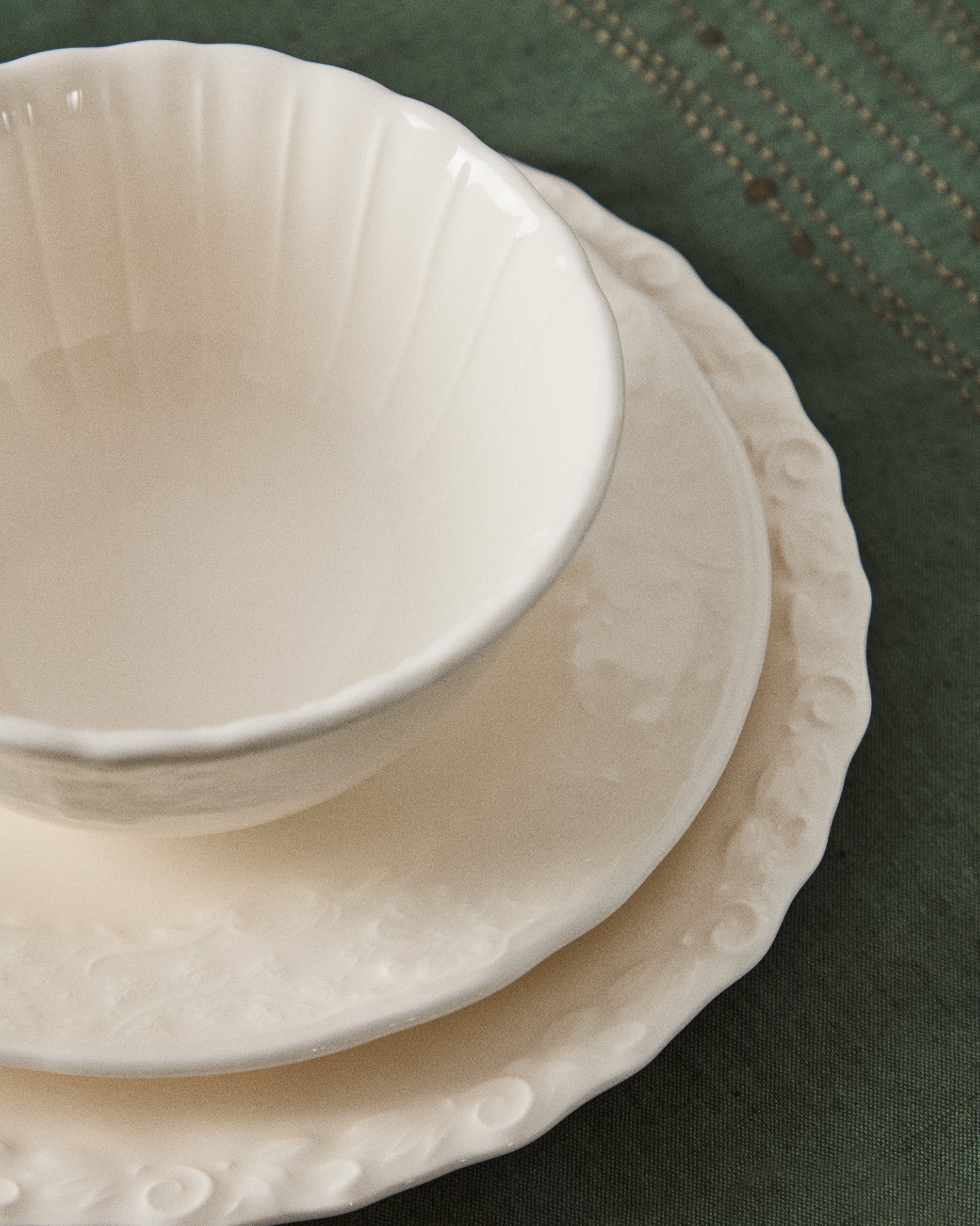Beige Varla ceramic bowl - Lifestyle