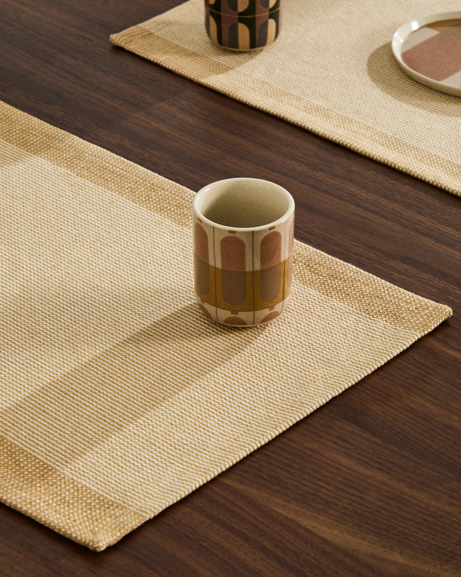 Briven set of 2 beige 100% cotton tablecloths 35 x 50cm - Lifestyle