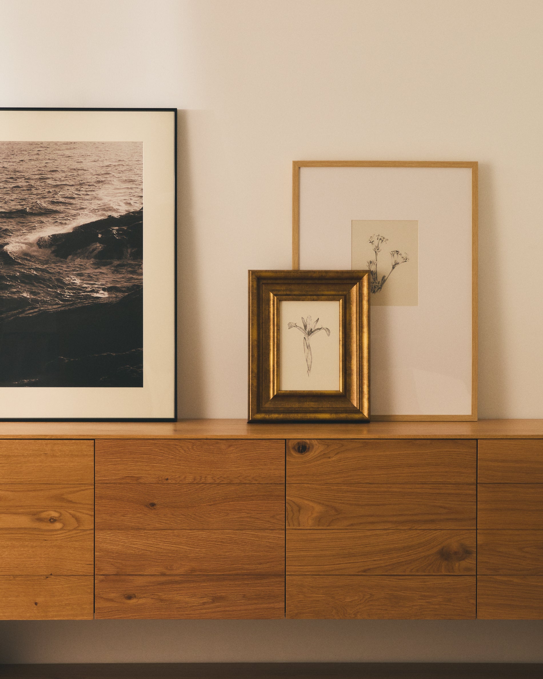 Lirena picture with botanical illustration 50 x 70cm - Lifestyle