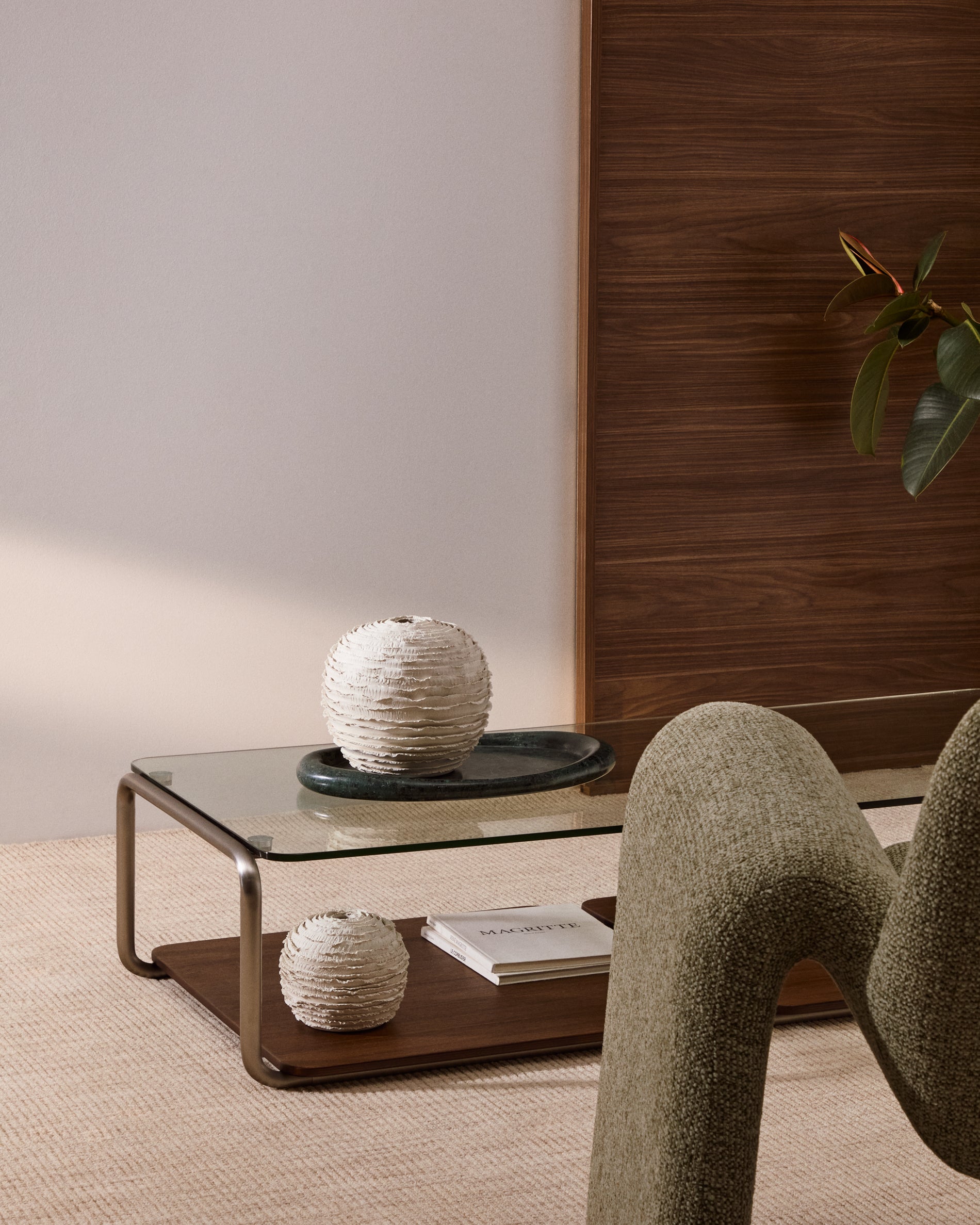 Evania vase in beige ceramic 21 cm - Lifestyle