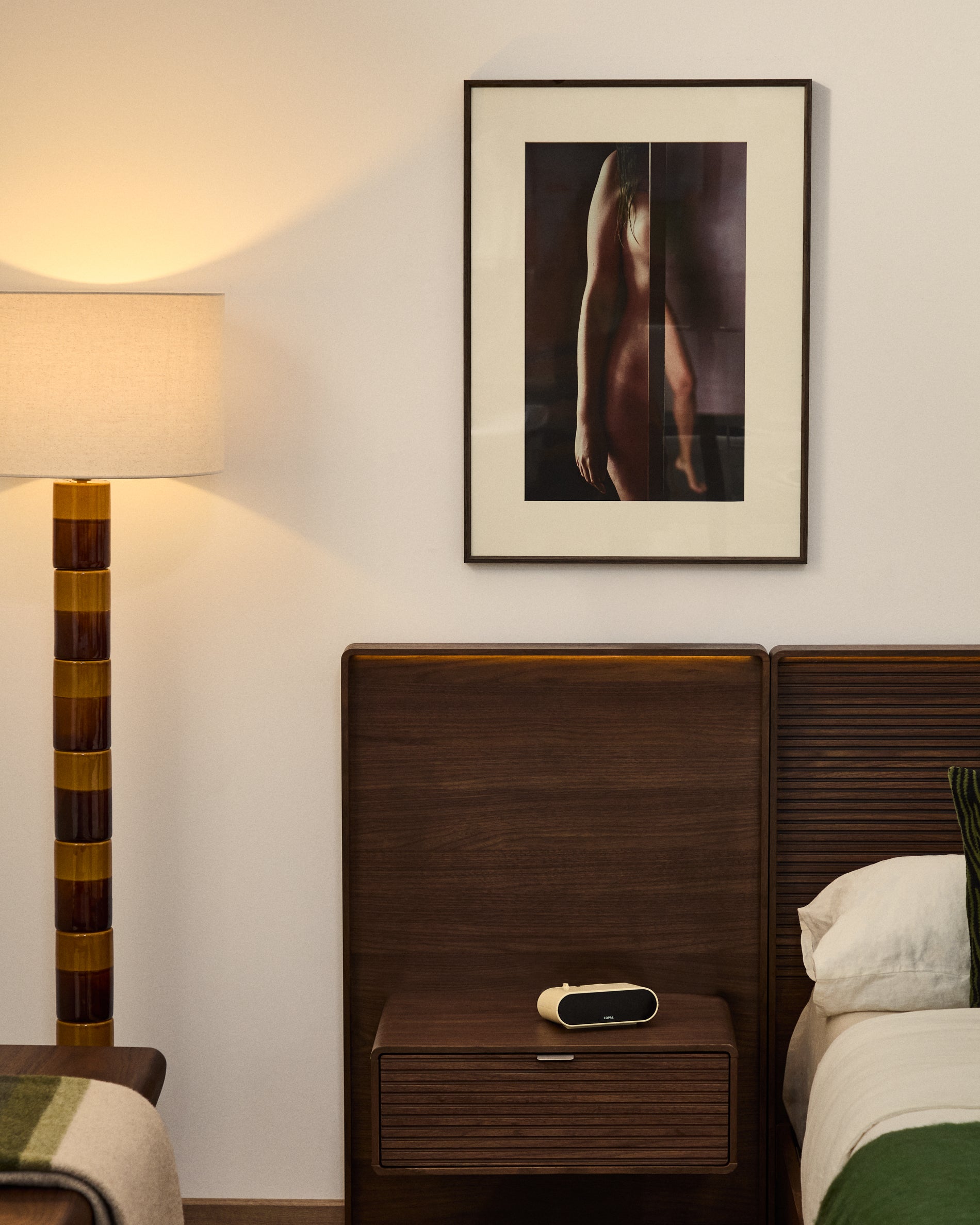 Zavira picture with photograph of female body 50 x 70cm - Lifestyle