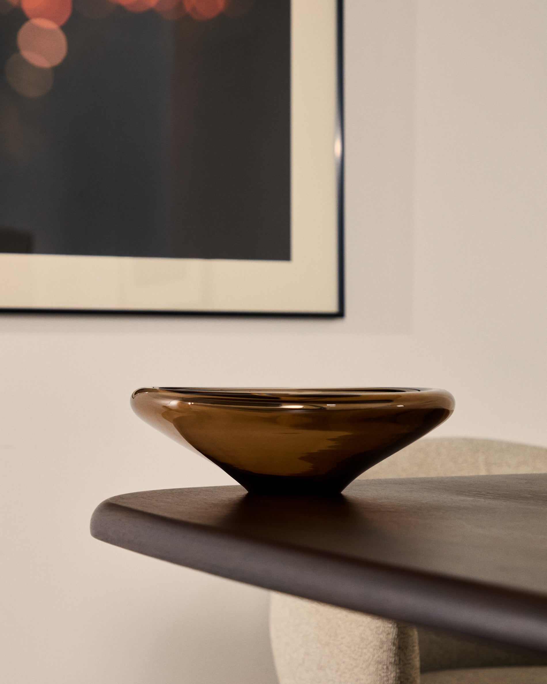 Zolira brown glass centerpiece Ø 31 cm - Lifestyle