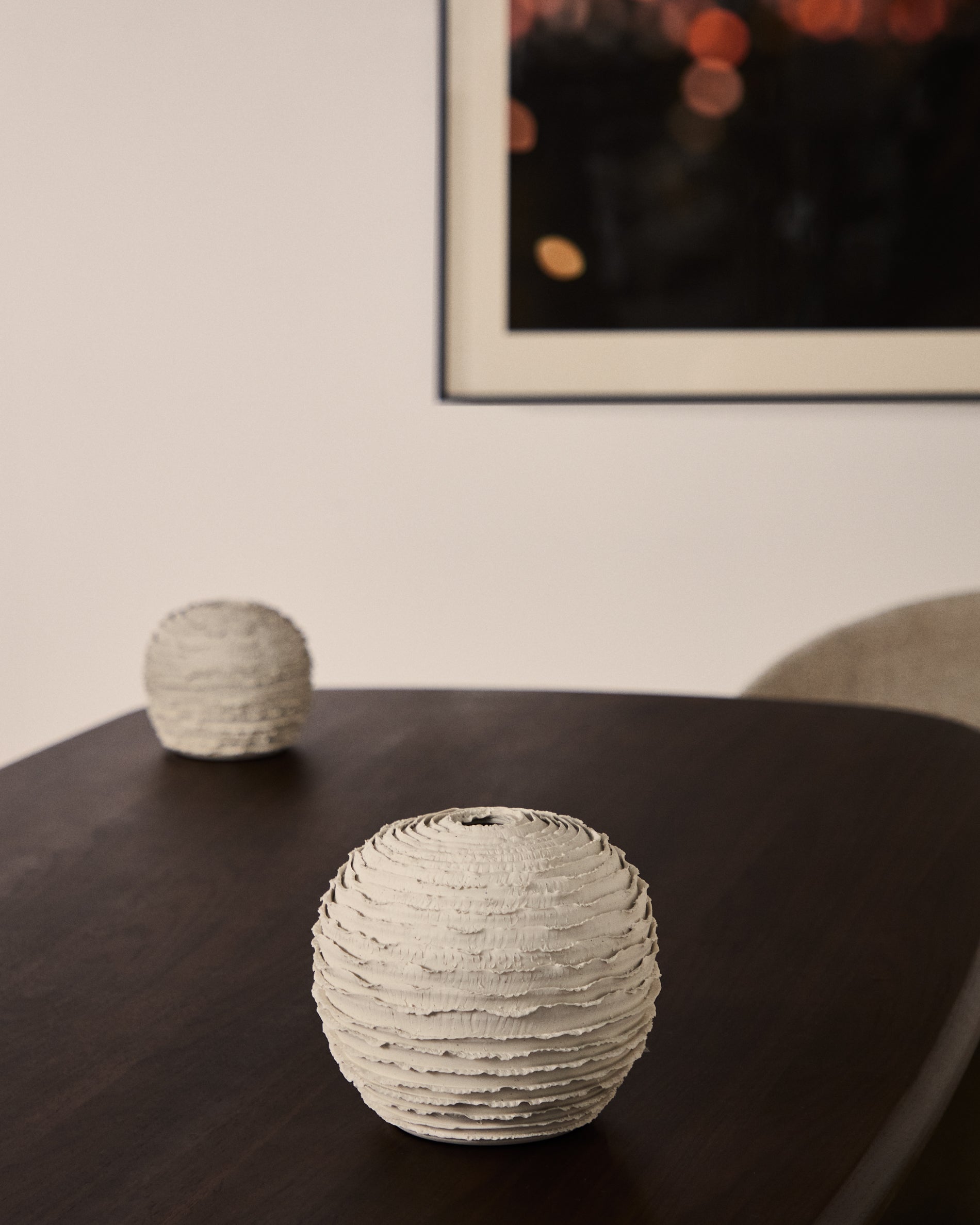 Evania vase in beige ceramic 21 cm - Lifestyle