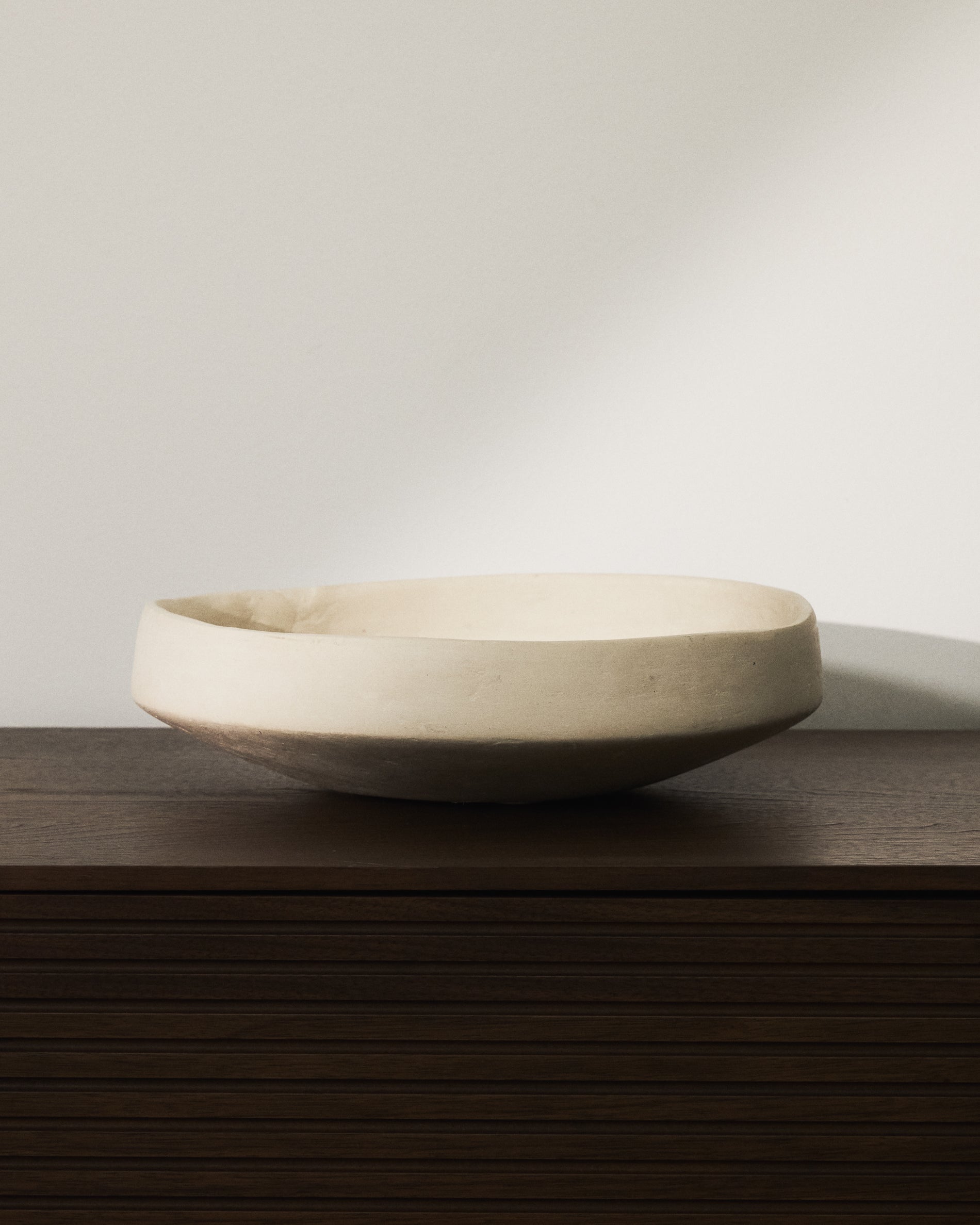 Mireni papier-mâché centrepiece beige Ø 29 cm - Lifestyle