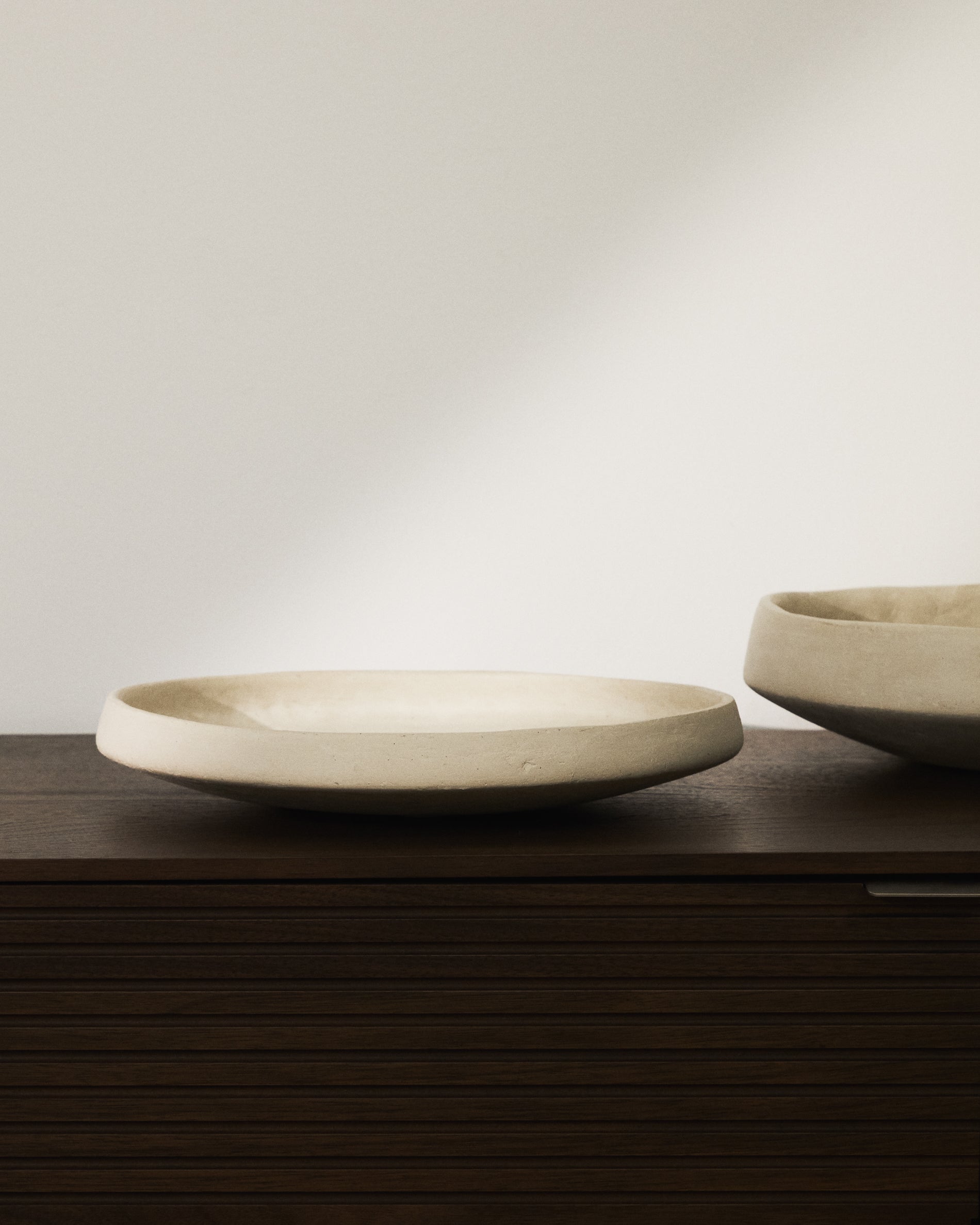 Mireni papier-mâché centrepiece beige Ø 29 cm - Lifestyle