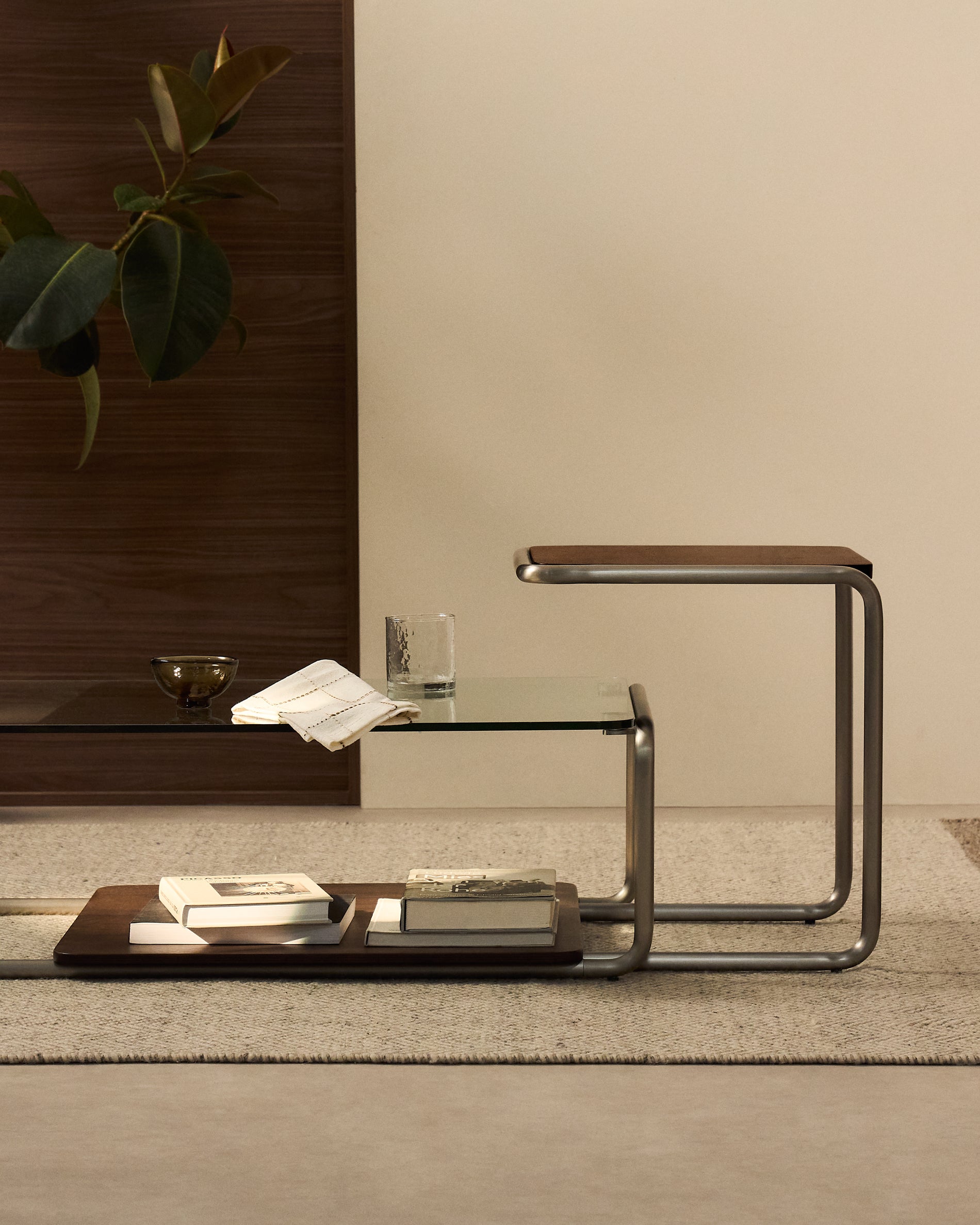 Tarsel side table in walnut veneer with brushed stainless steel structure 42 x 47cm - Lifestyle