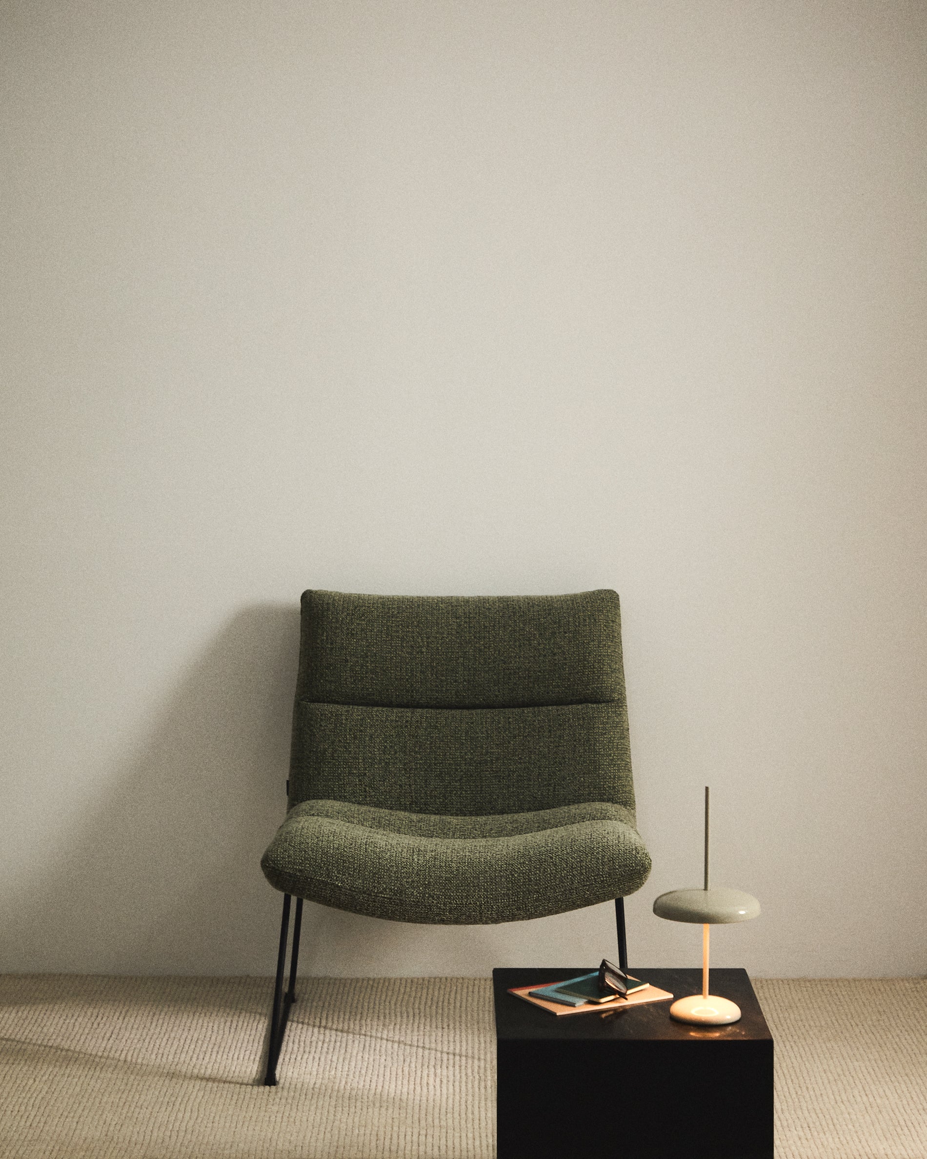 Asen green chenille armchair with black steel legs FSC 100% - Lifestyle