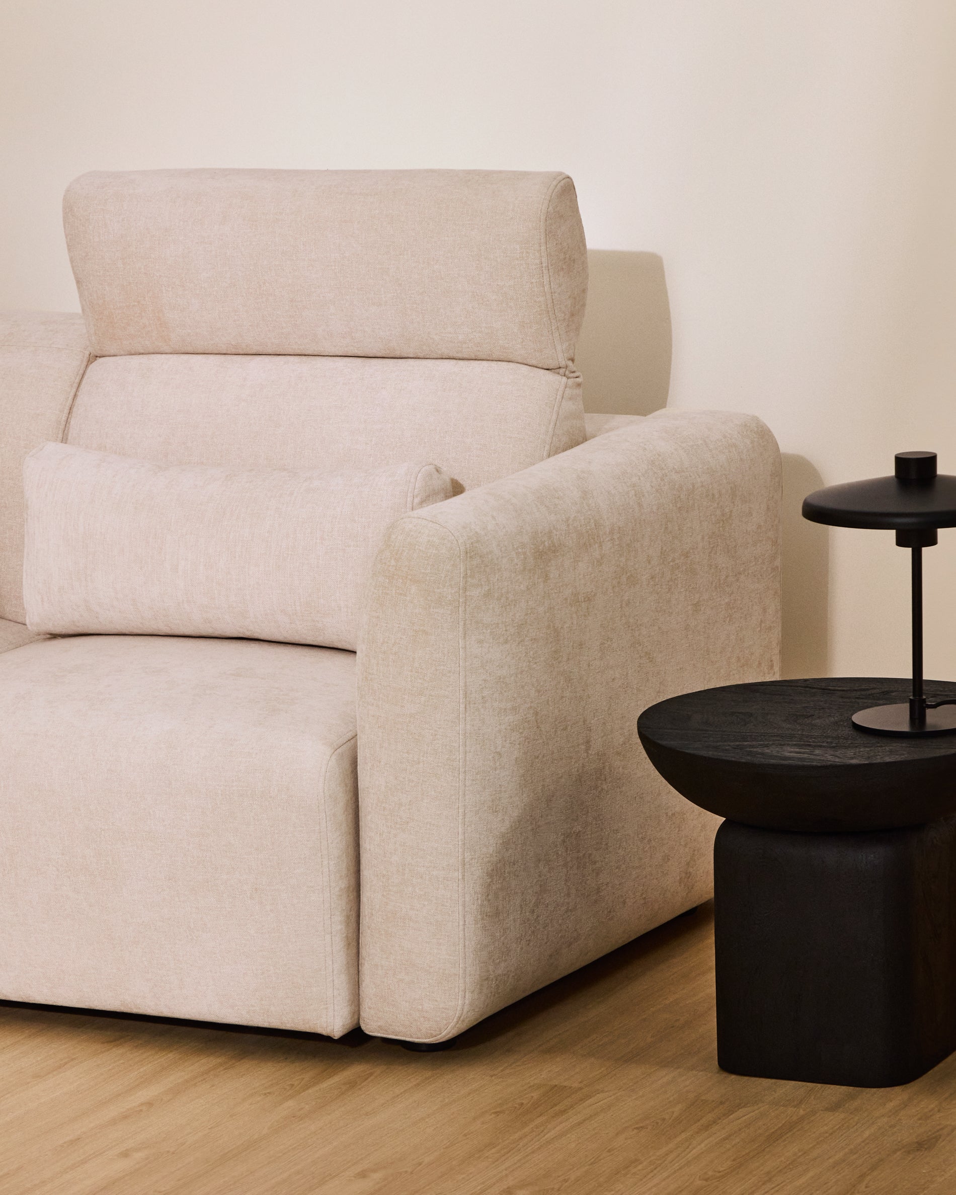 Lares 2-seater sofa with motorised sliding seats and reclining headrest in beige chenille 180cm - Lifestyle