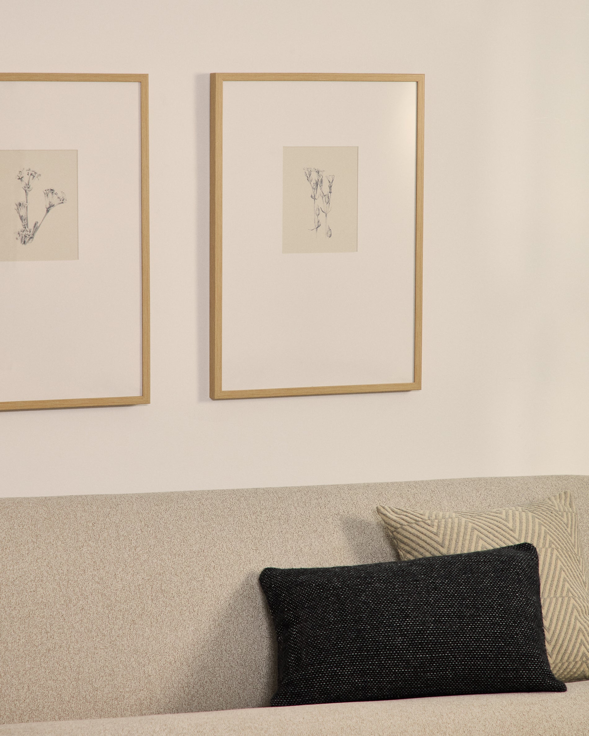 Lirena picture with botanical illustration 50 x 70cm - Lifestyle