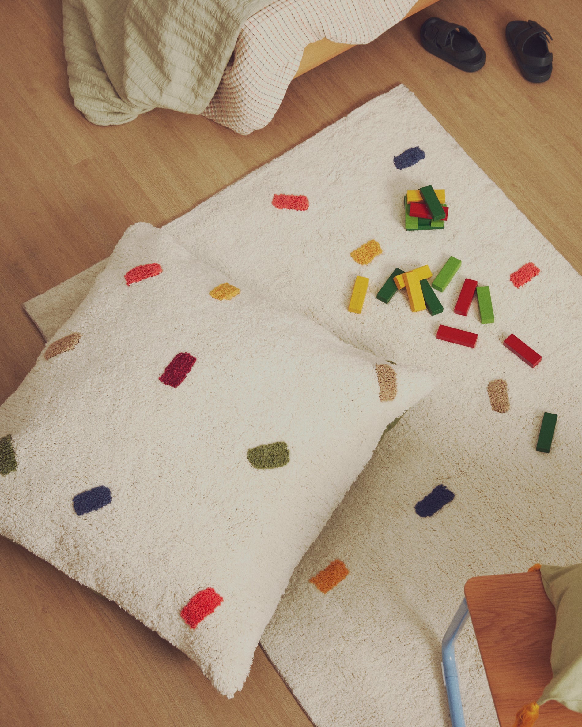 Epifania floor cushion cover 100% white cotton with multicolour dots - Lifestyle