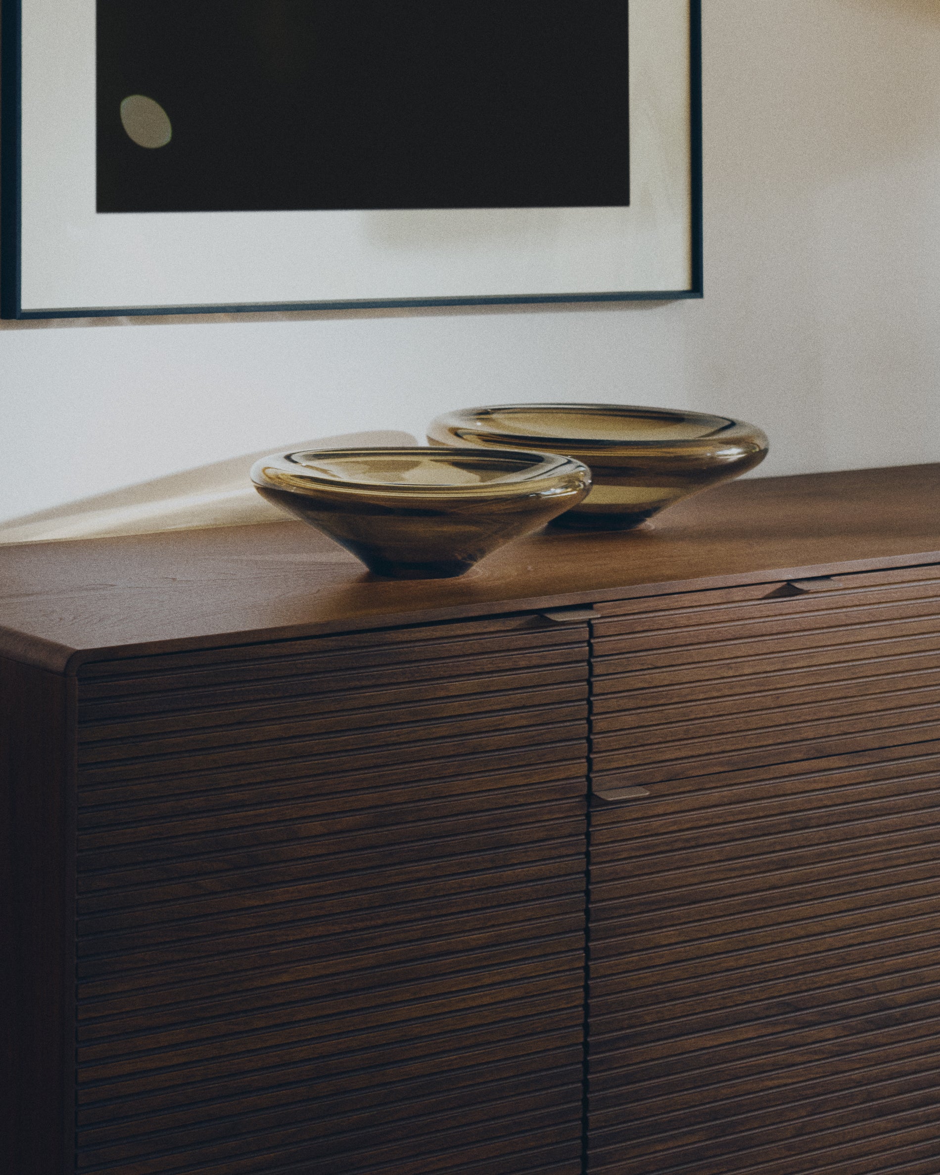 Zolira brown glass centerpiece Ø 31 cm - Lifestyle