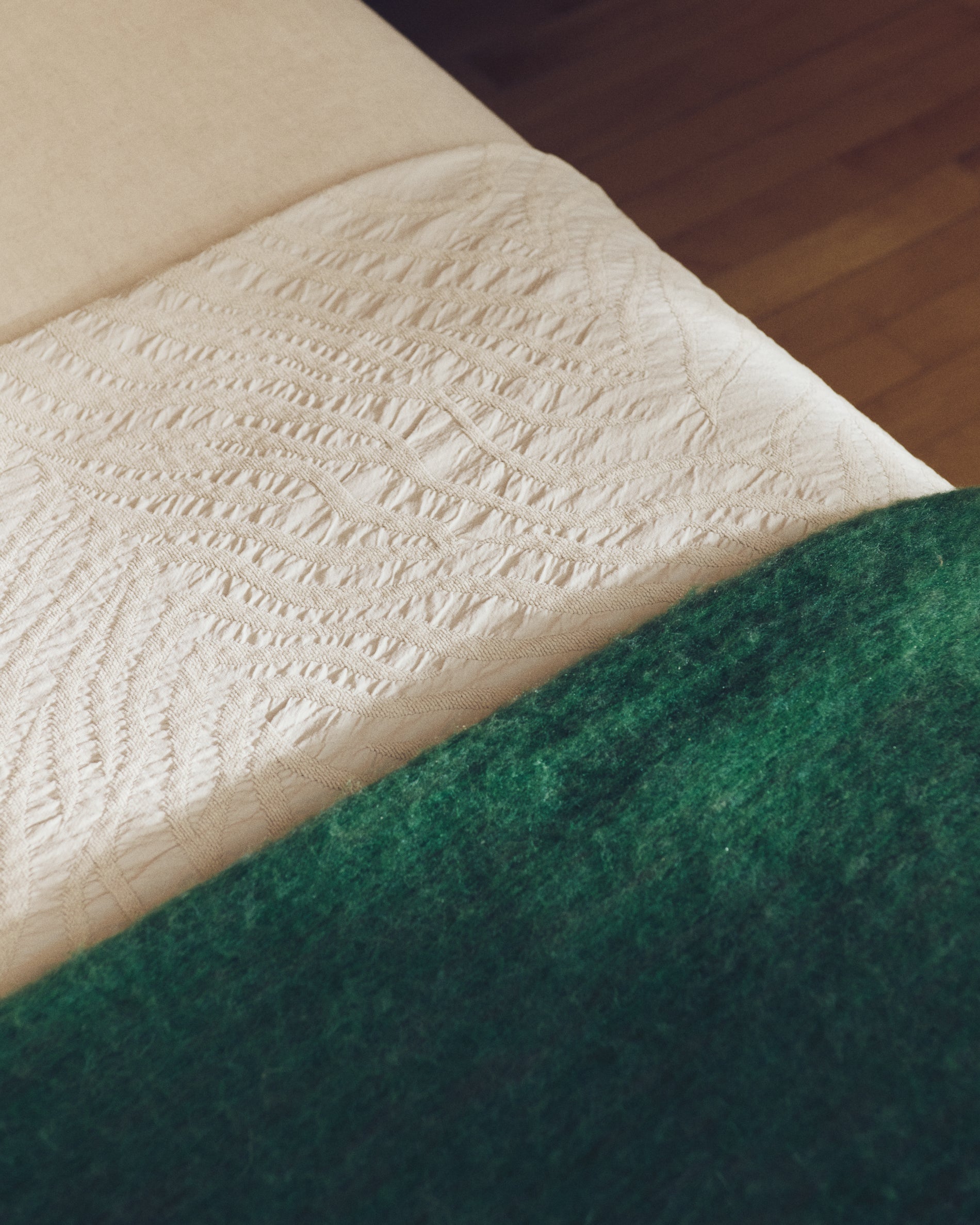 Odelna wool and acrylic throw with ruffles in green 130 x 170 cm - Lifestyle